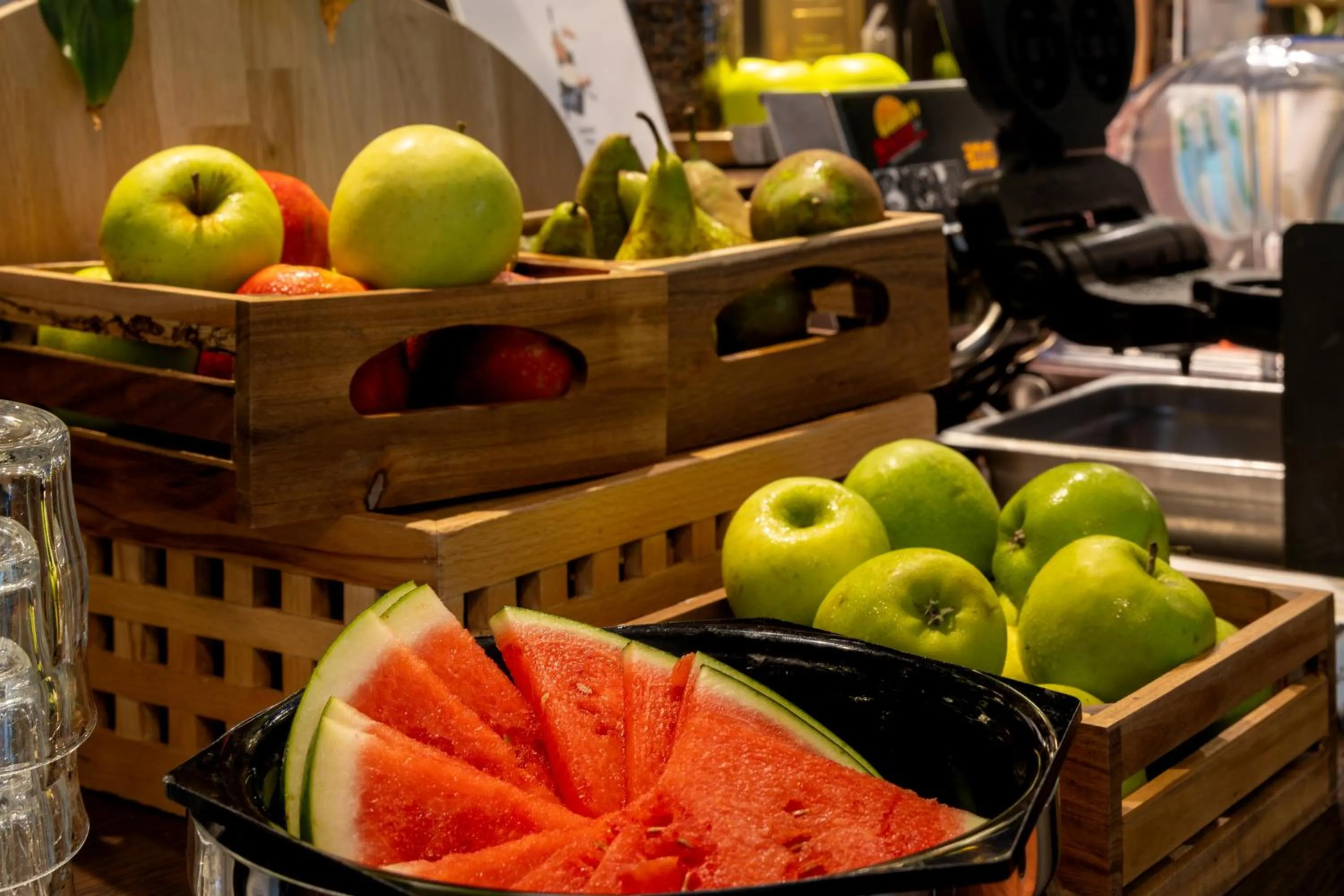 Food and drinks in Hotel Docklands Antwerpen