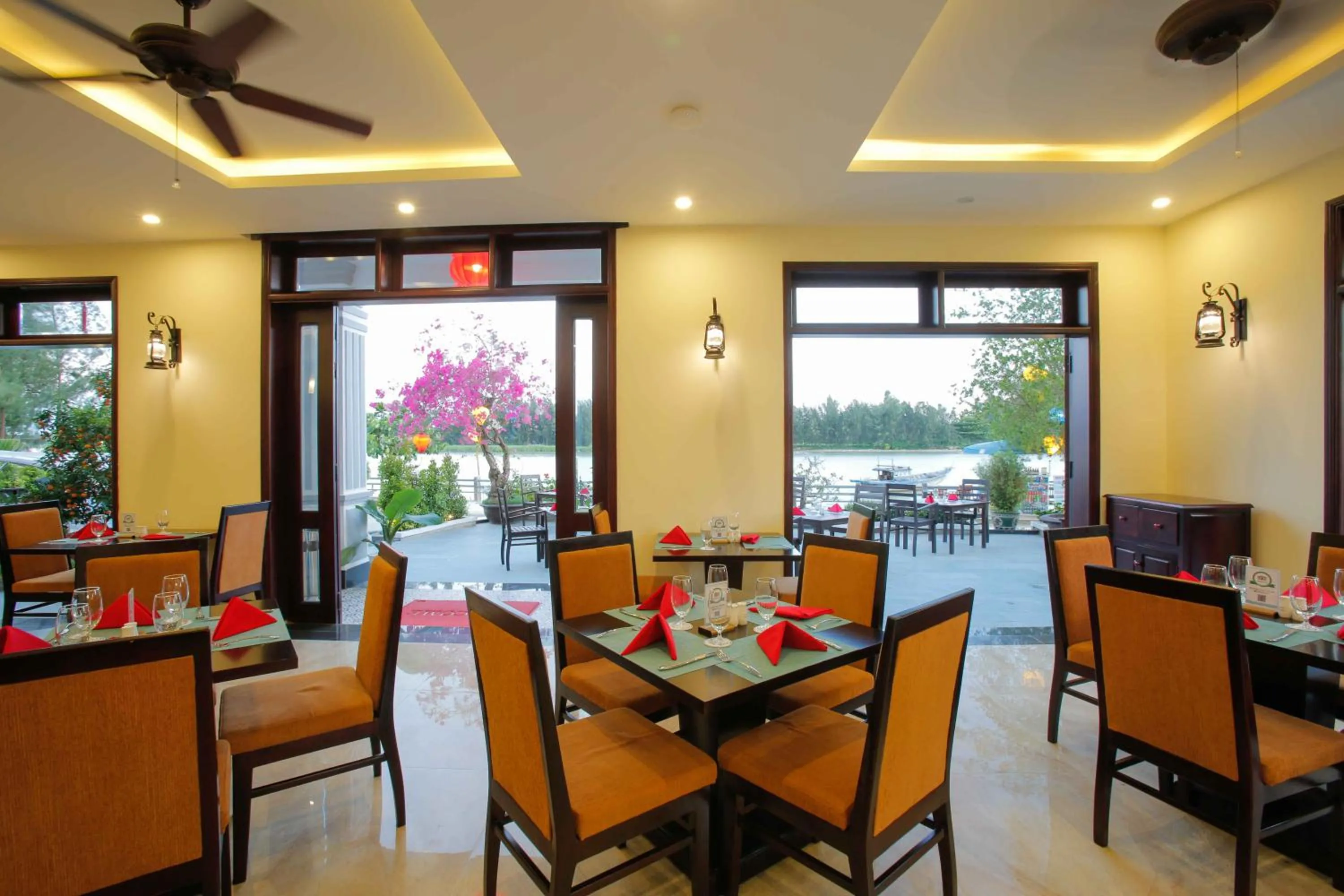 Restaurant/Places to Eat in Pearl River Hoi An Hotel & Spa