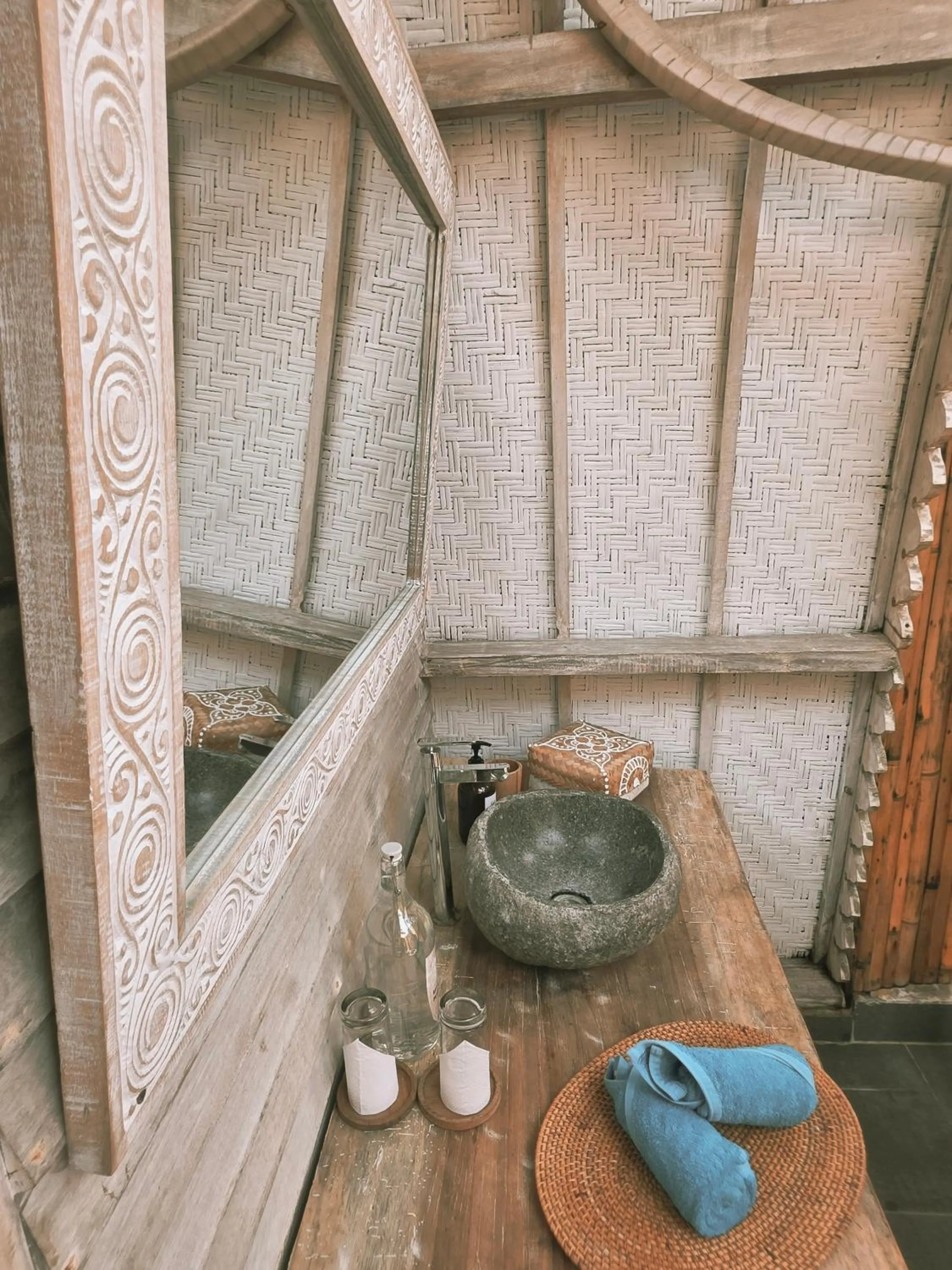 Shower in Gili Matiki