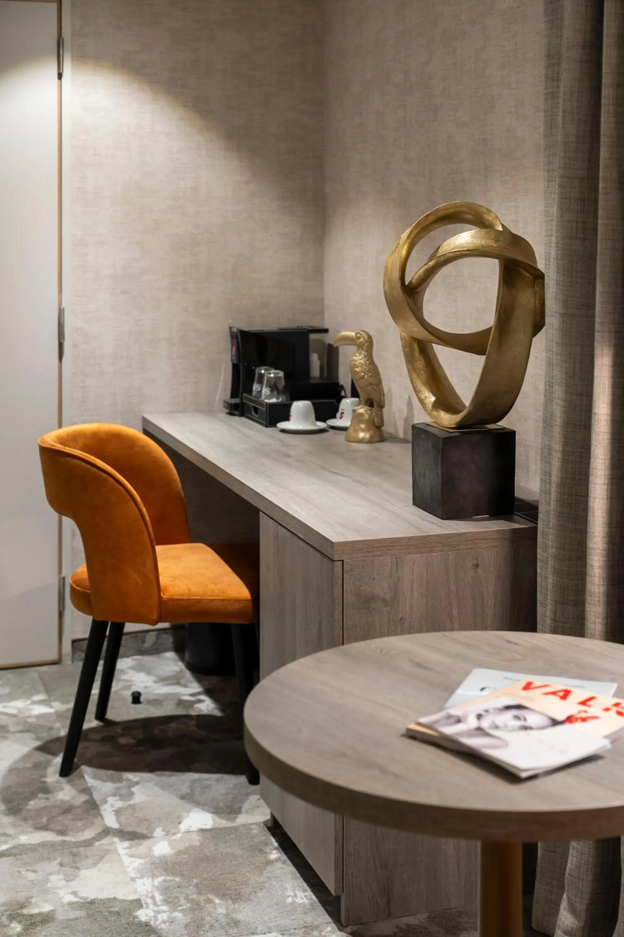 Decorative detail in Van der Valk Waterloo