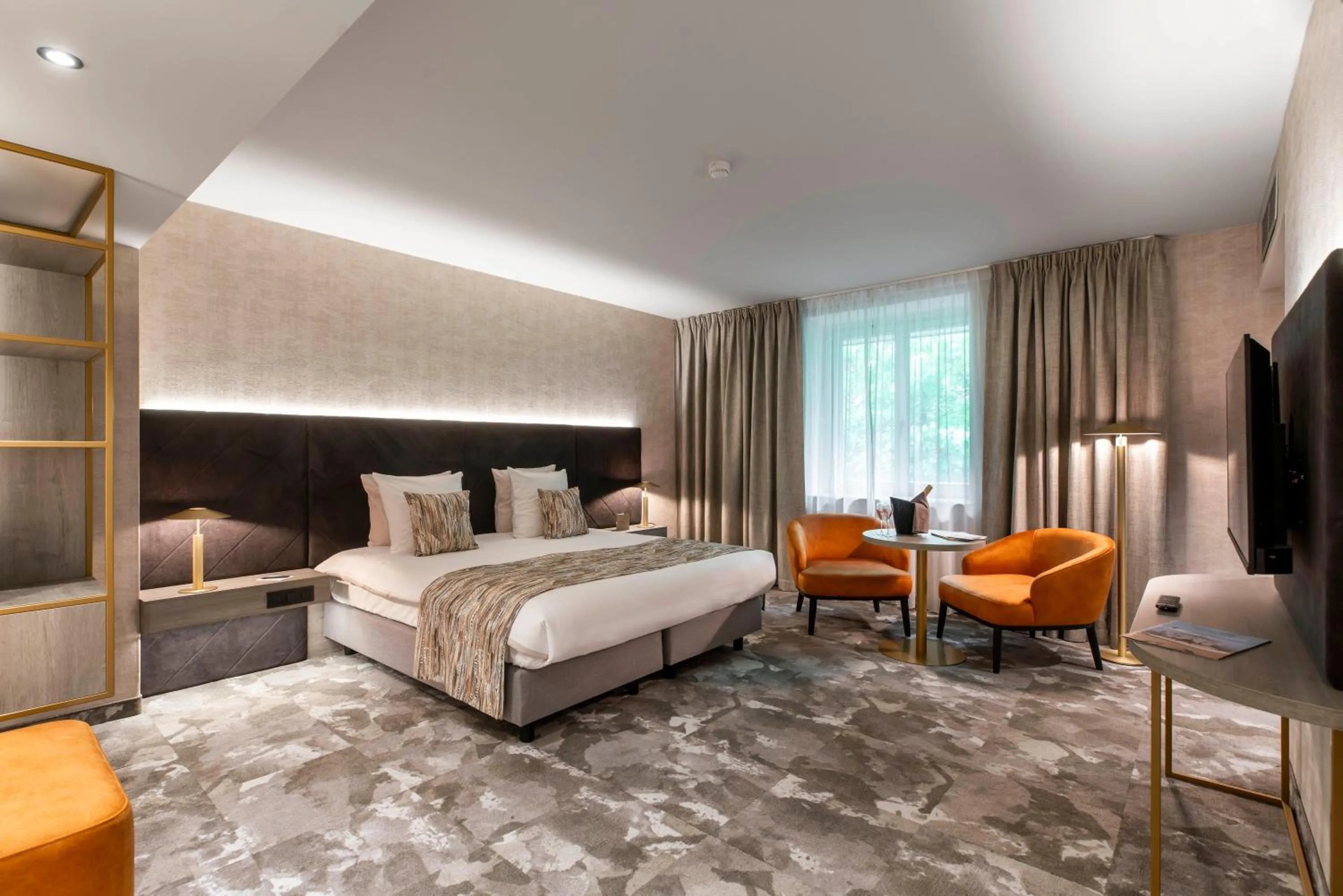 Bedroom, Bed in Van der Valk Waterloo