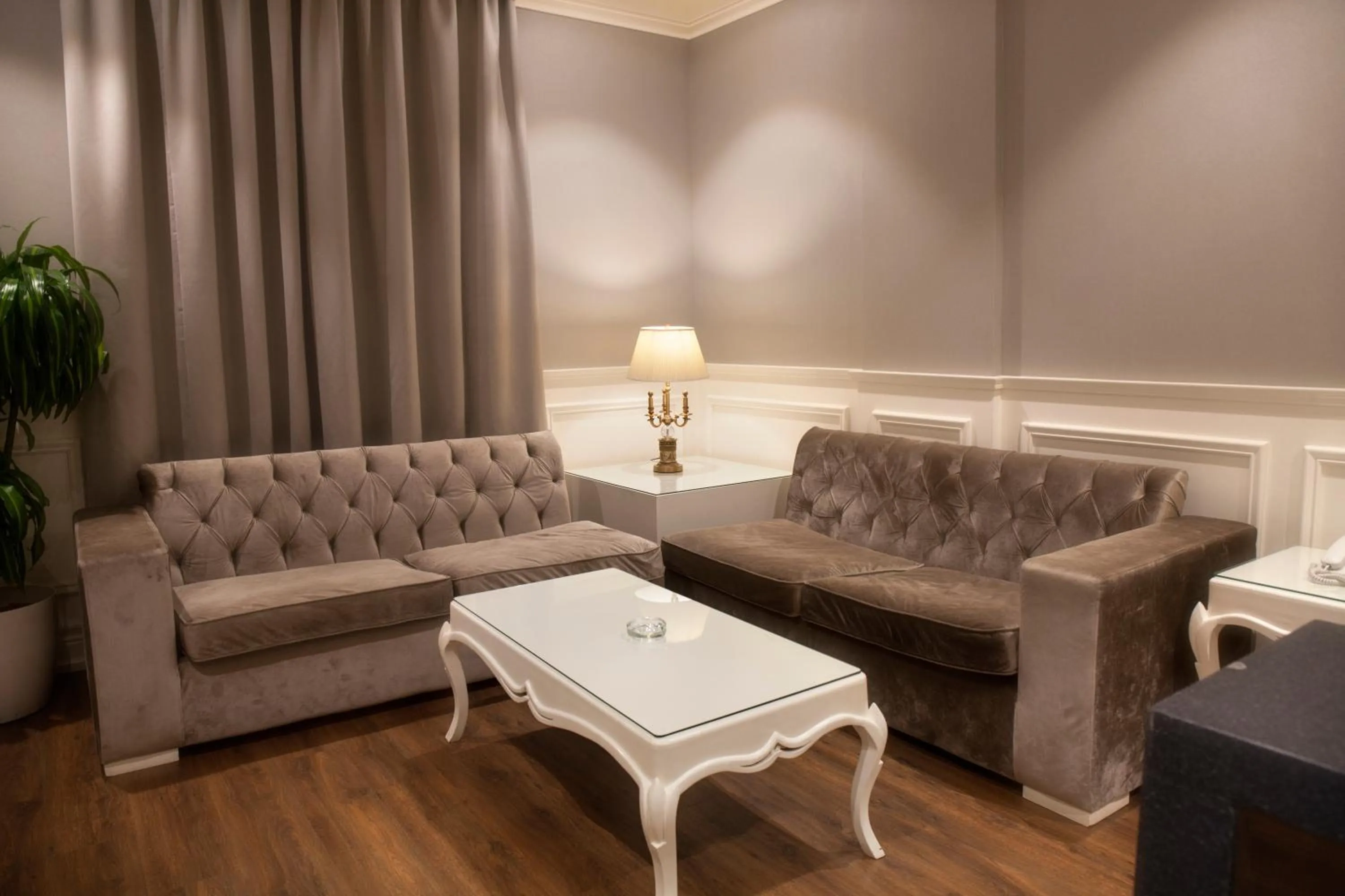 Kitchen or kitchenette in Aswar Boutique Hotel