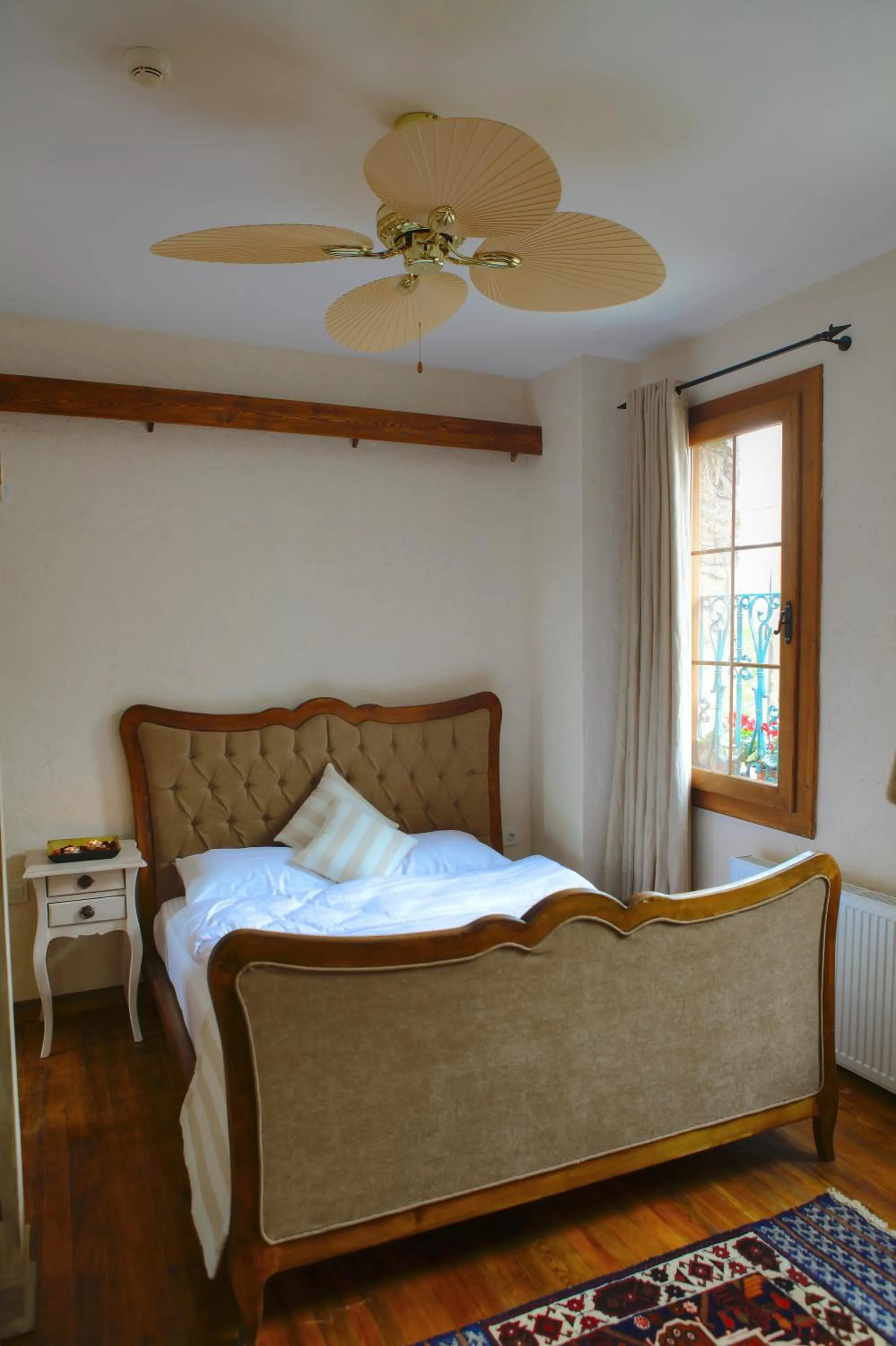 Decorative detail, Bed in Ibri Hotel