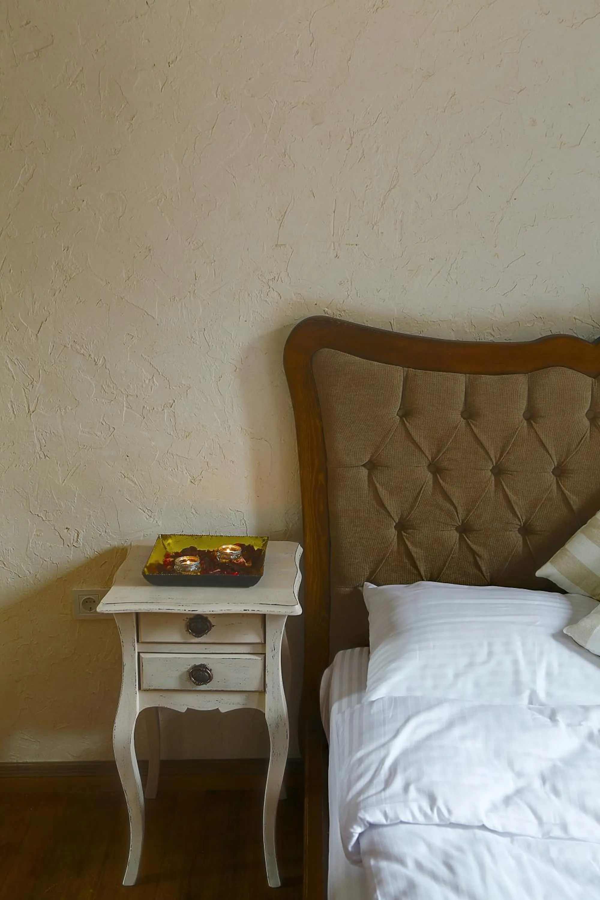 Decorative detail, Bed in Ibri Hotel