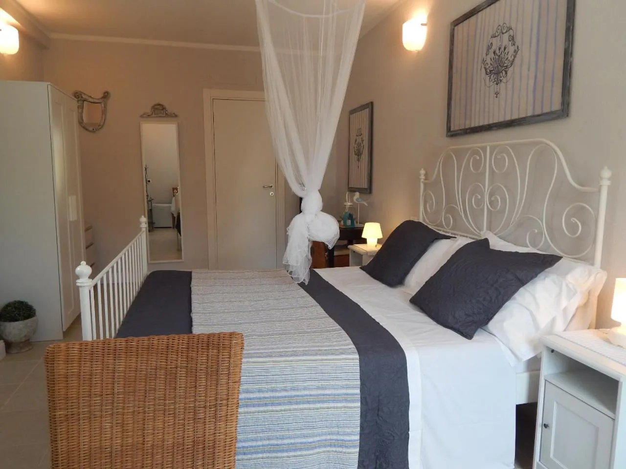 Photo of the whole room in B&B Piè del Castello