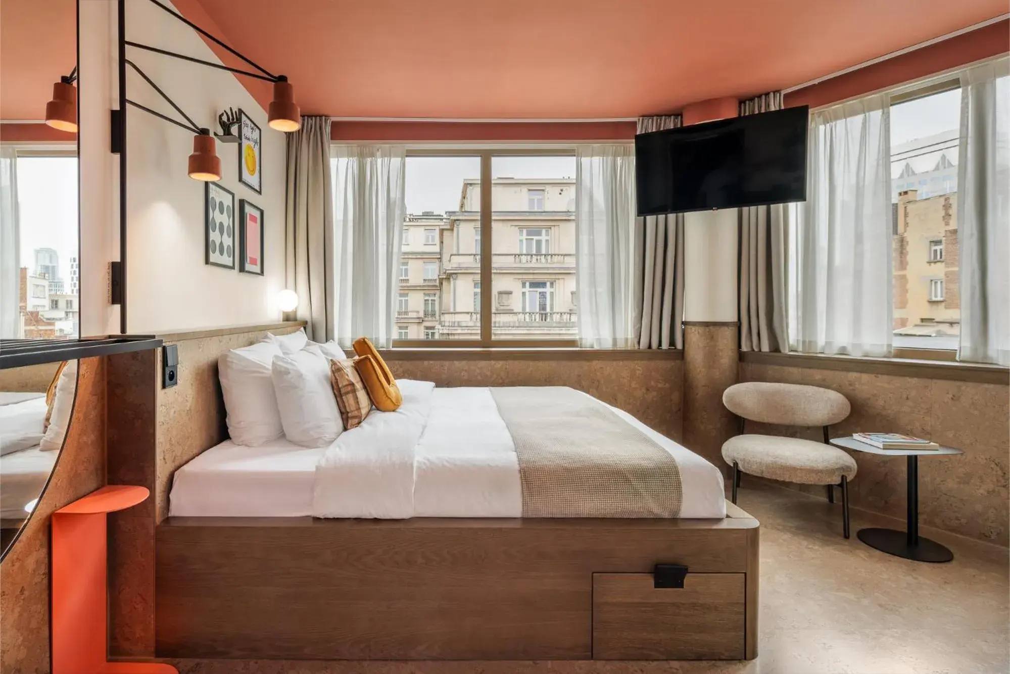 Sustainable Executive King in The Usual Brussels Sustainable Executive King in The Usual Brussels