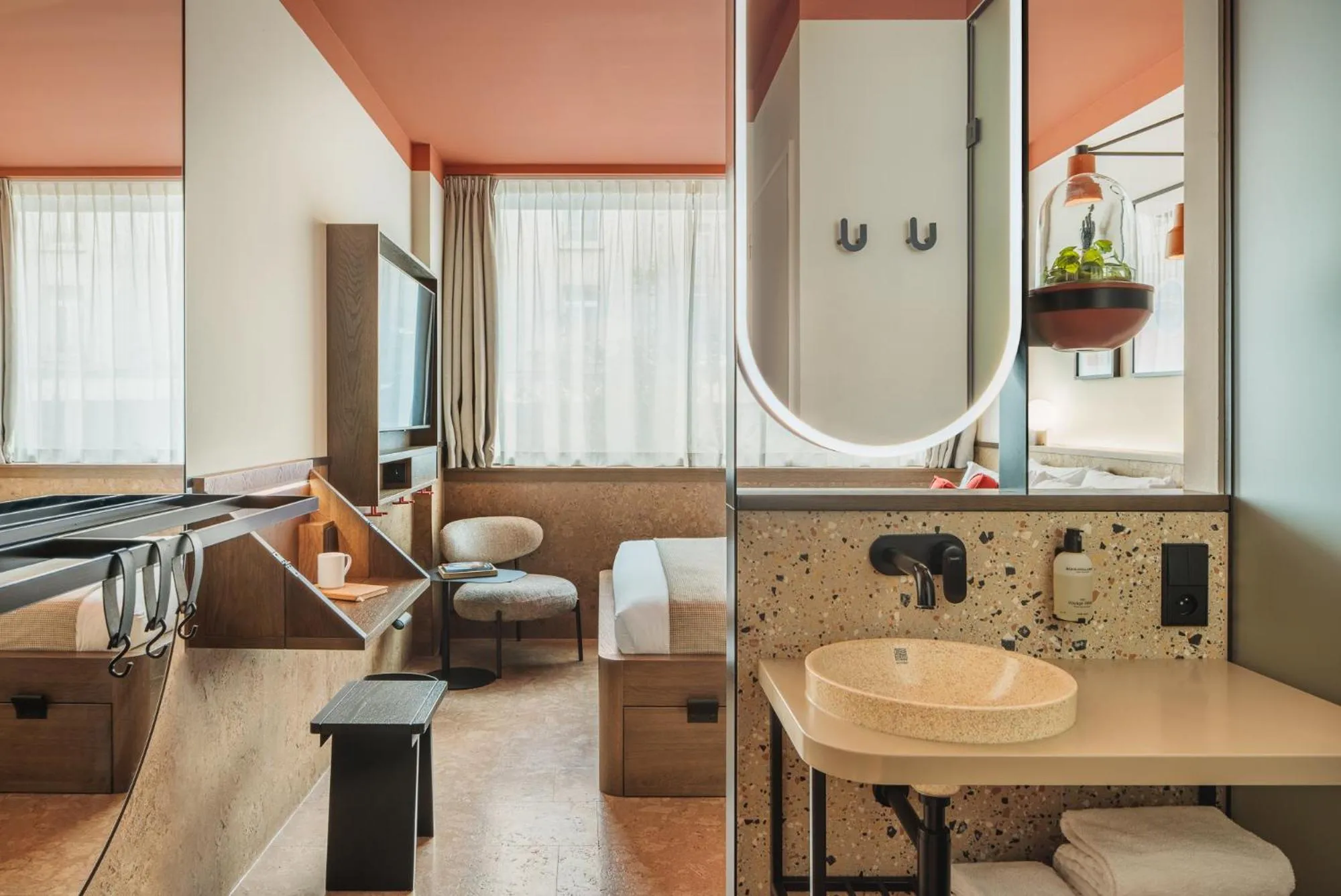 Photo of the whole room in The Usual Brussels