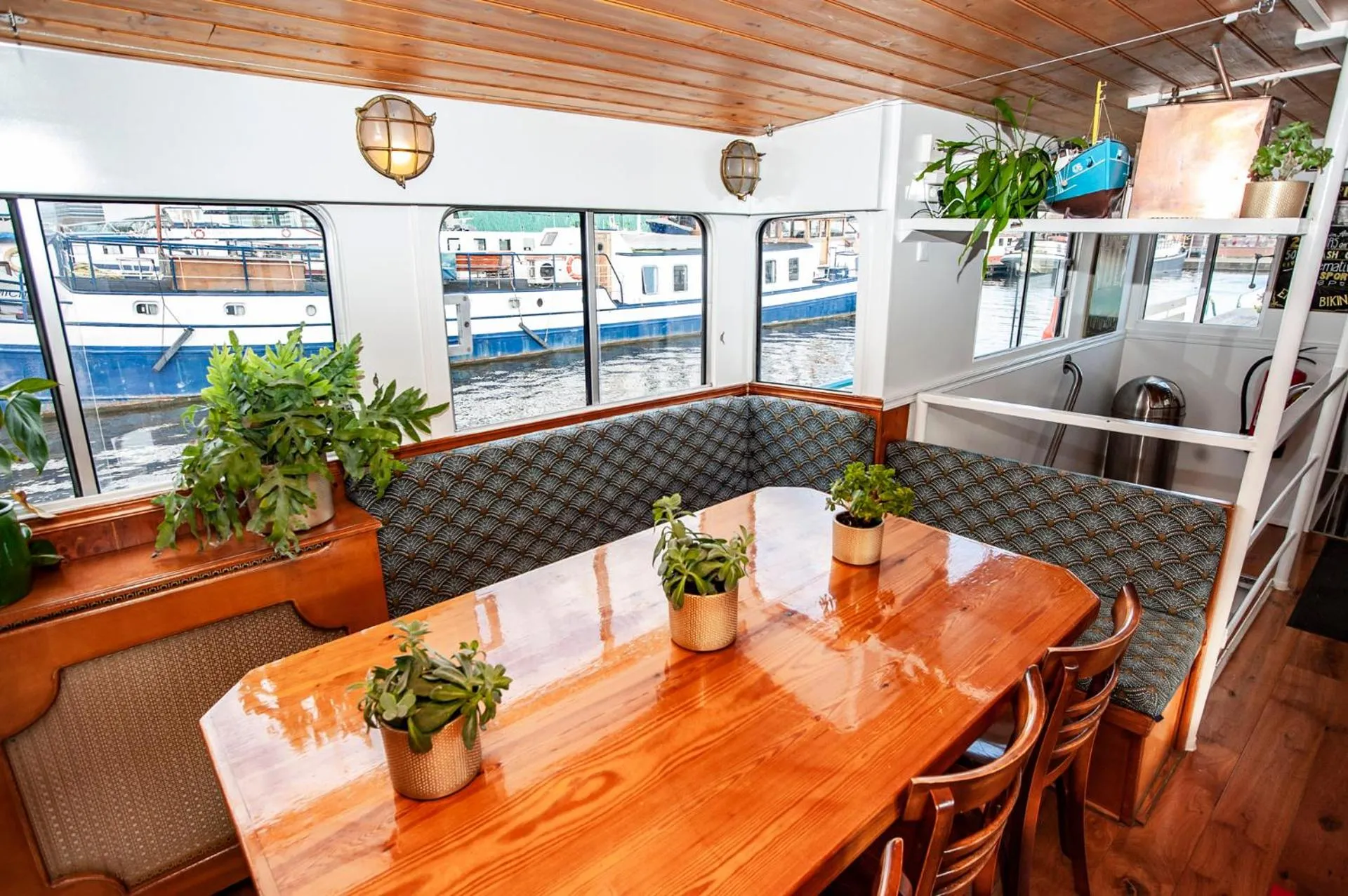 Living room in The Cabin @ MPS Noorderzon