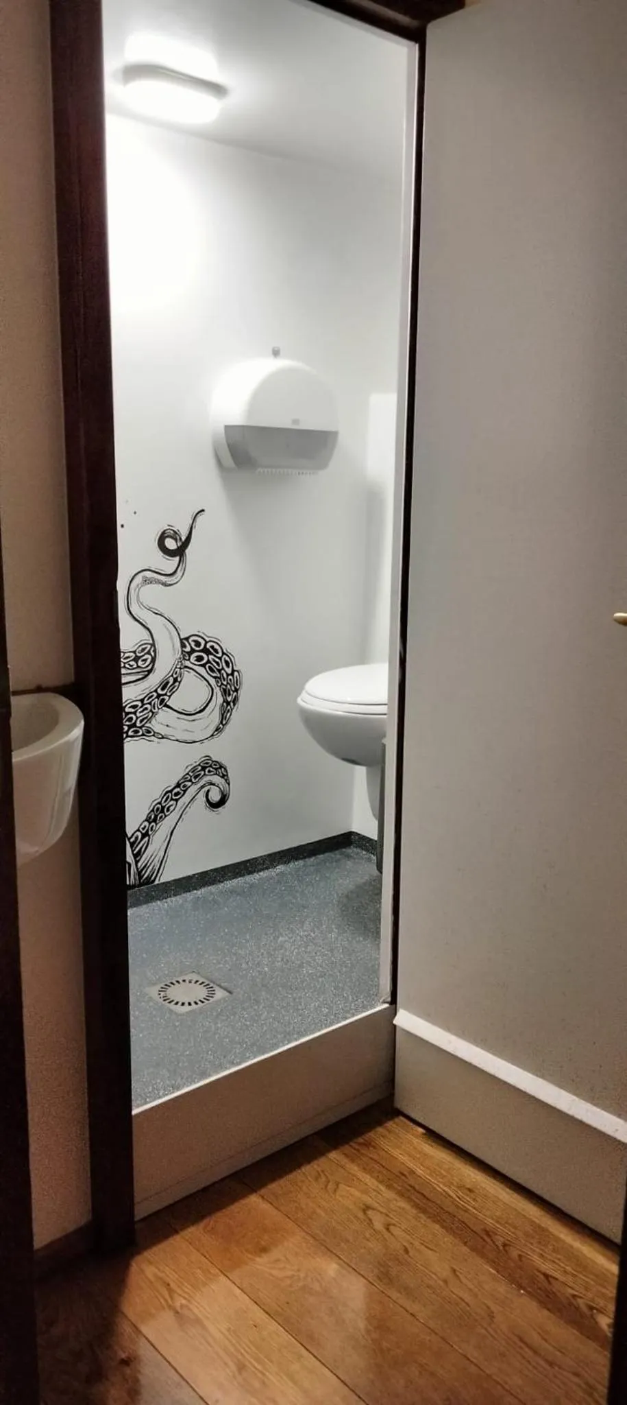 Shower in The Cabin @ MPS Noorderzon