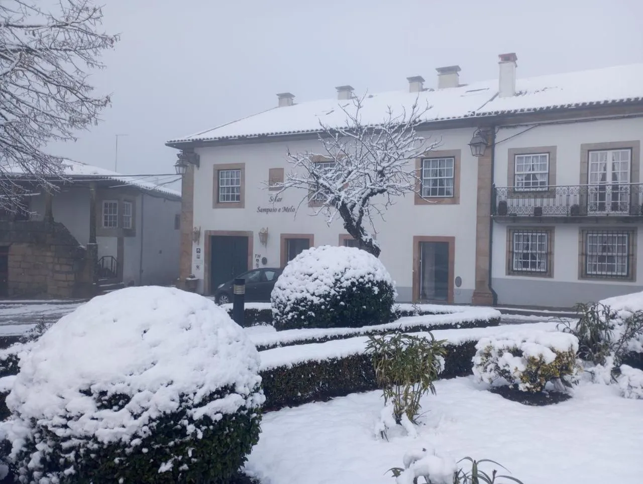 Property building in Solar Sampaio e Melo