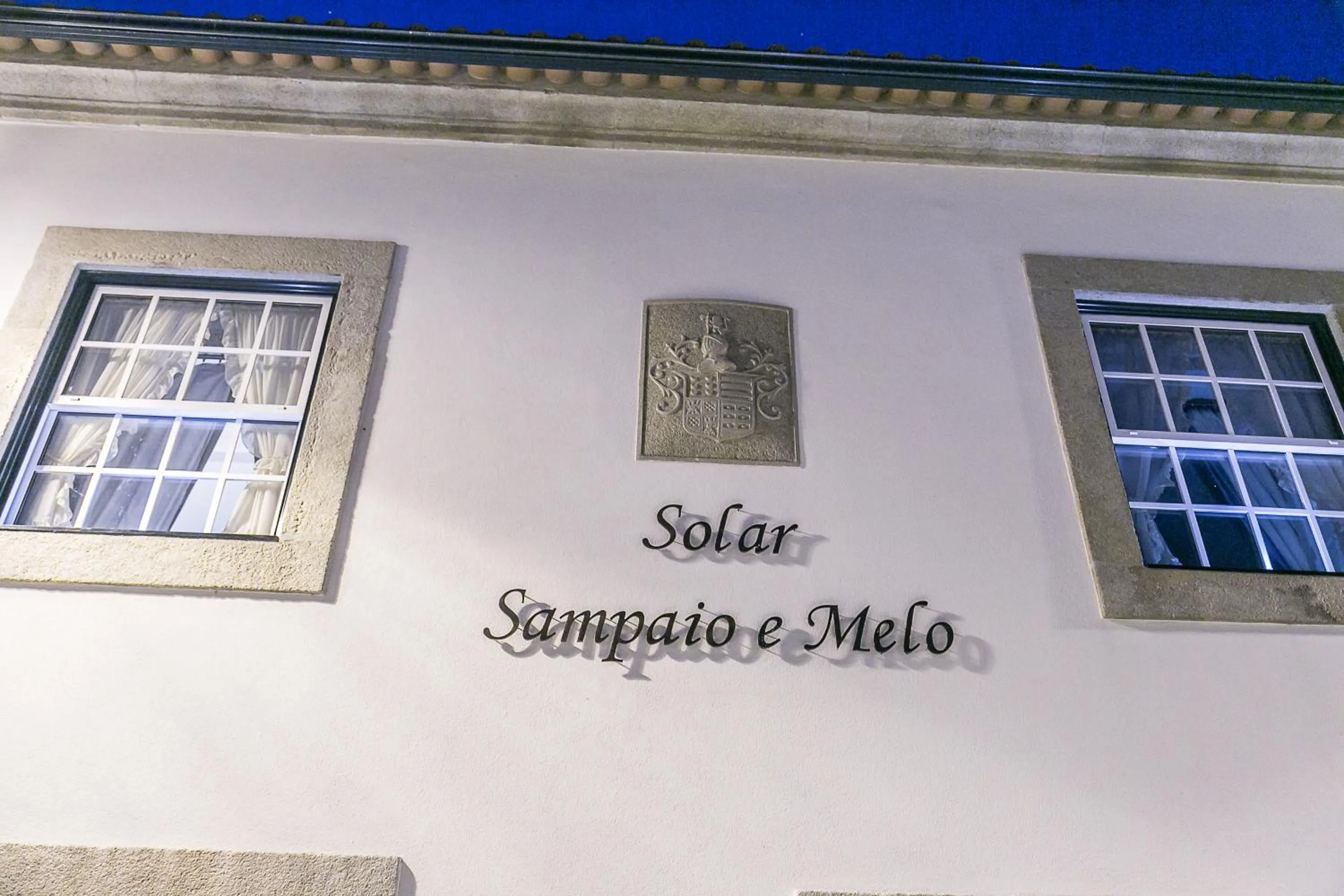 Facade/entrance in Solar Sampaio e Melo