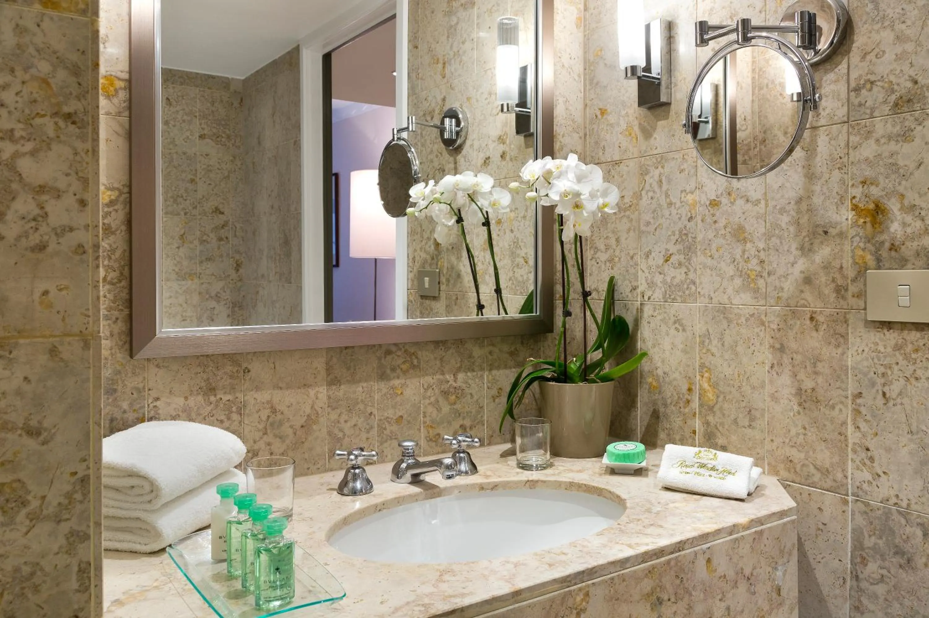 Toilet in Warwick Grand-Place Brussels