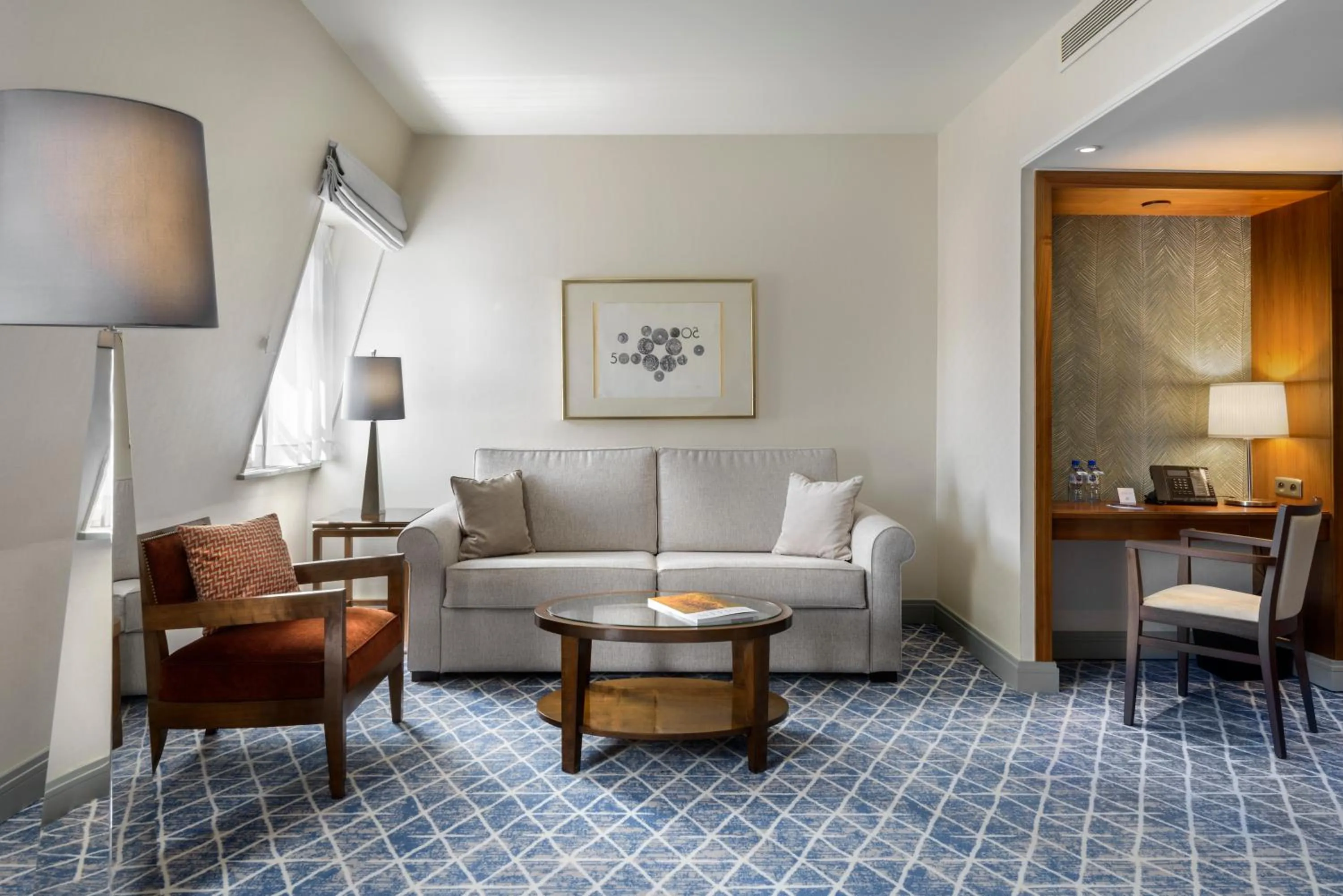 Living room in Warwick Grand-Place Brussels