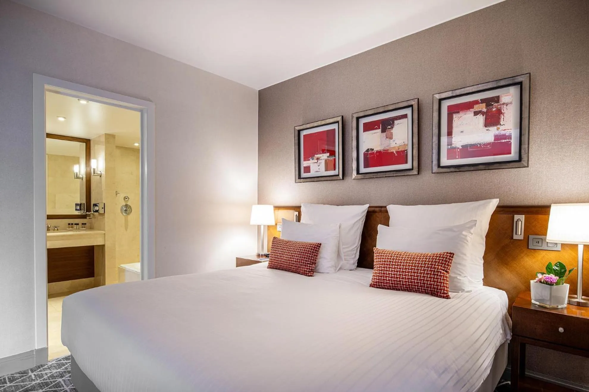 Bed in Warwick Grand-Place Brussels