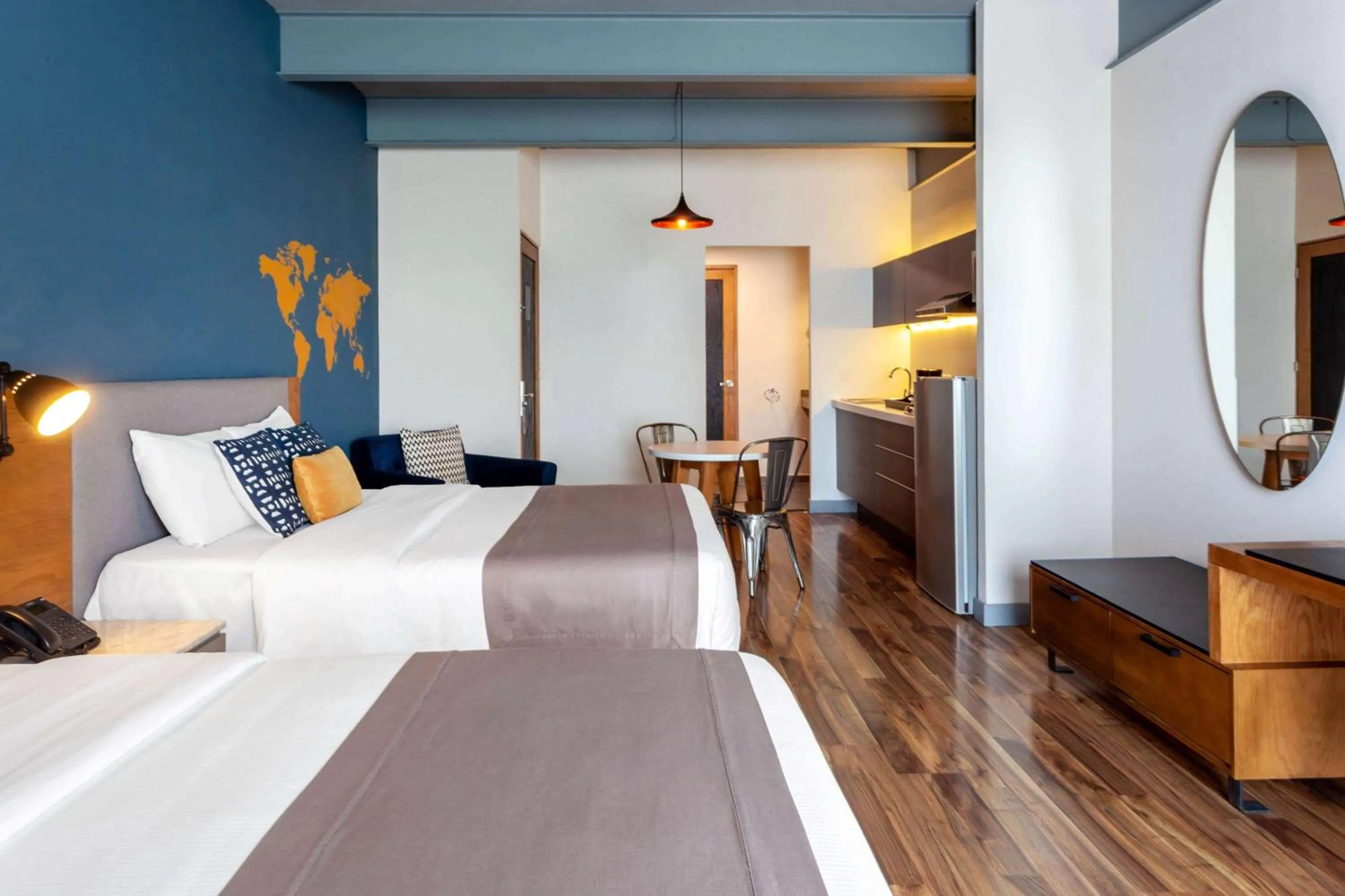 Photo of the whole room, Bed in TRYP by Wyndham San Luis Potosi Hotel & Suites