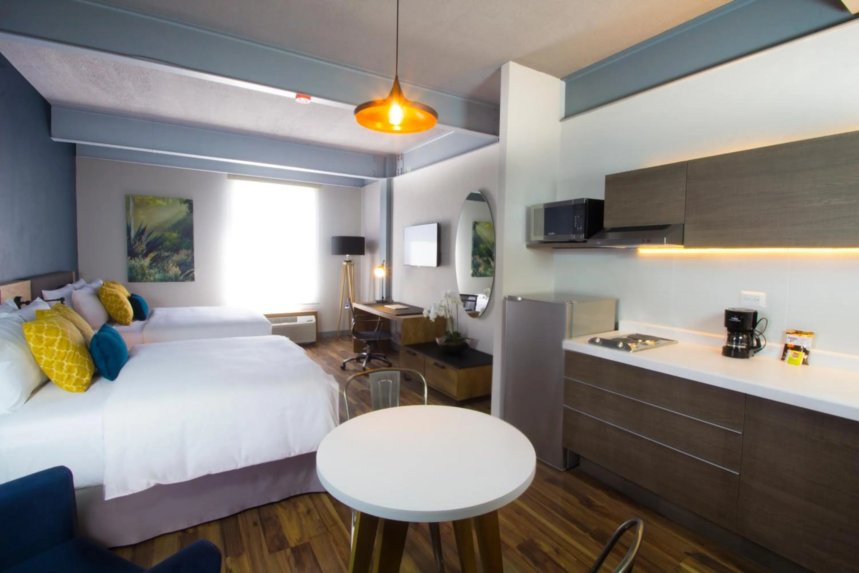 TV and multimedia, Bed in TRYP by Wyndham San Luis Potosi Hotel & Suites