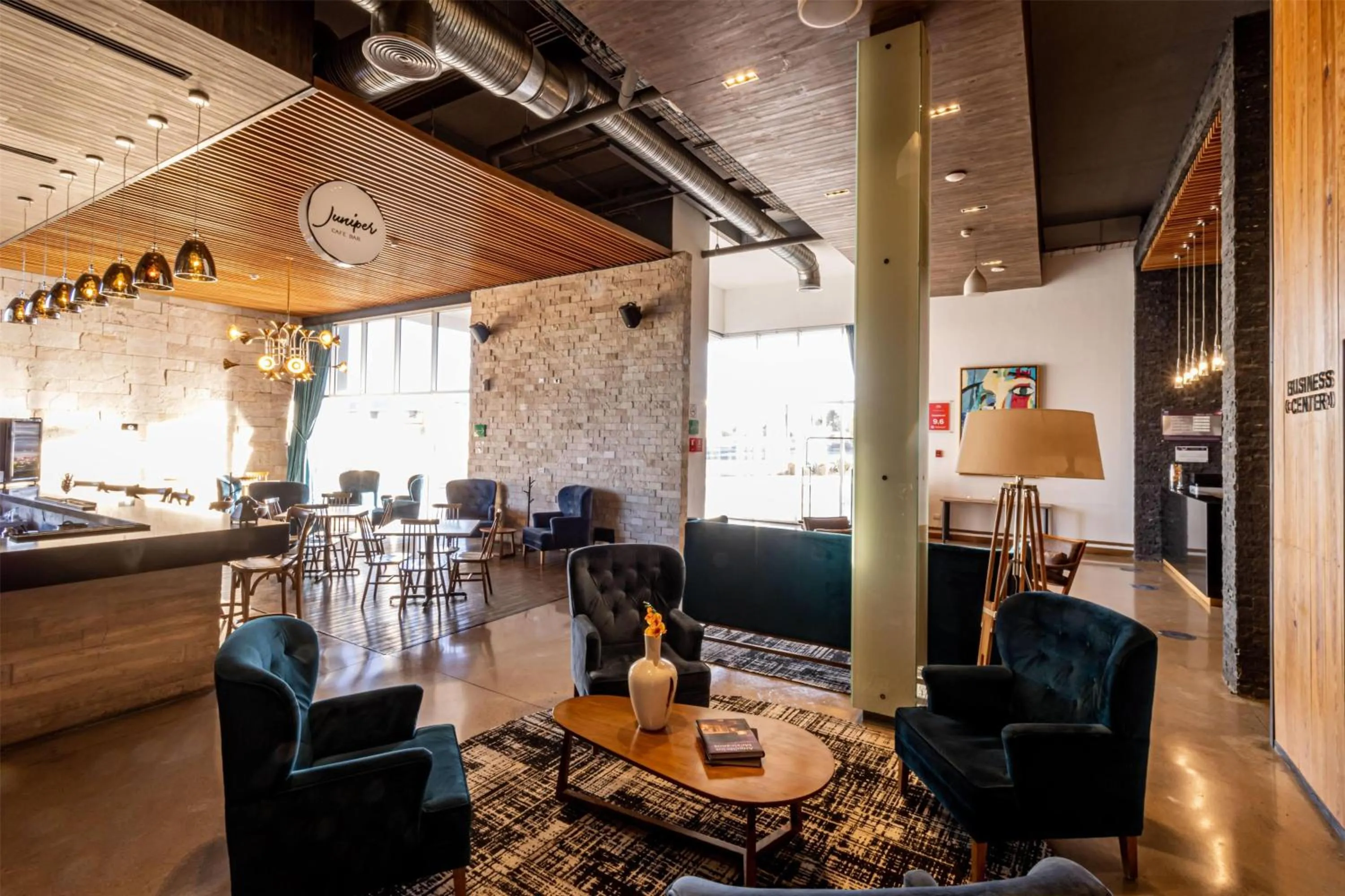 Lobby or reception in TRYP by Wyndham San Luis Potosi Hotel & Suites