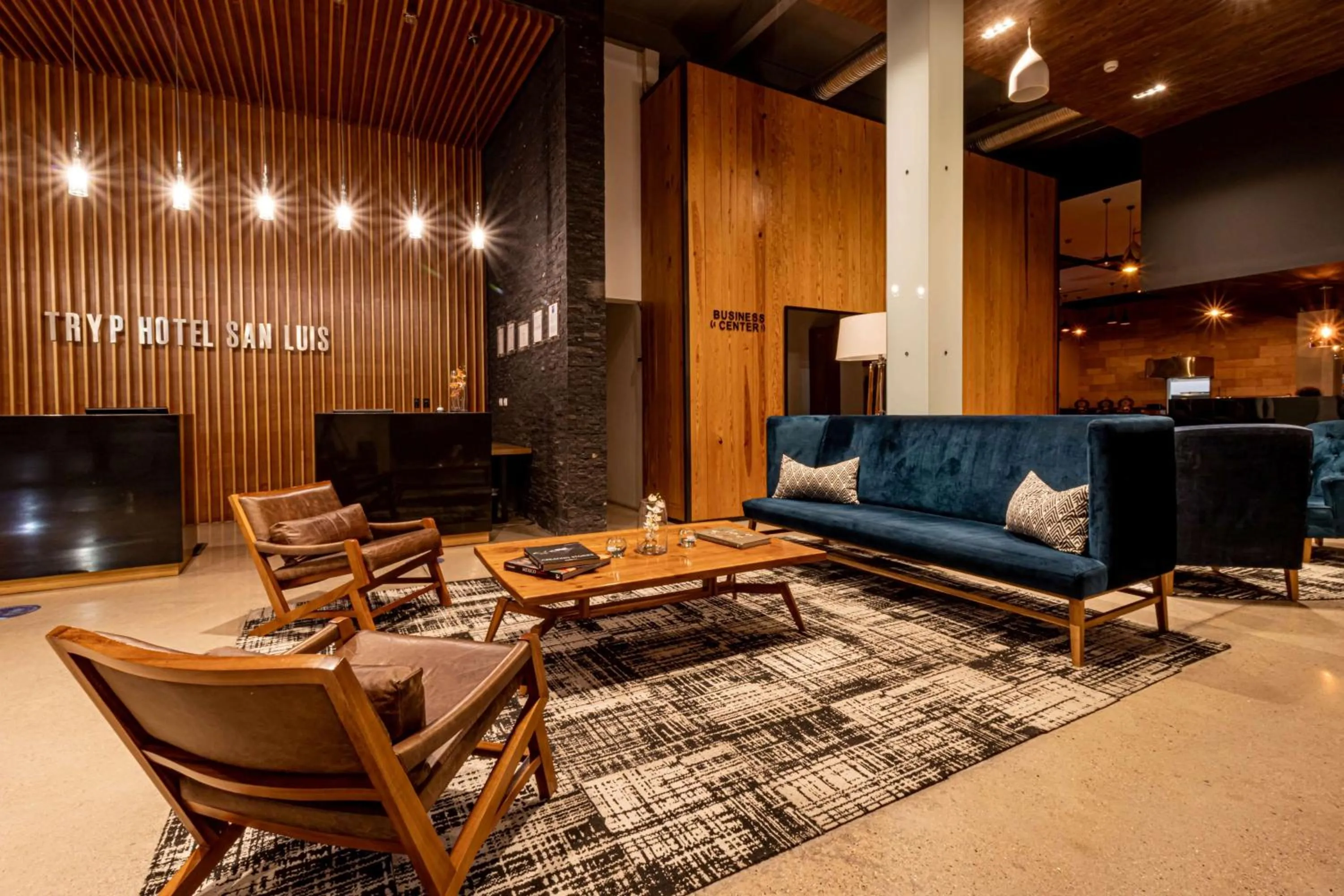 Lobby or reception in TRYP by Wyndham San Luis Potosi Hotel & Suites