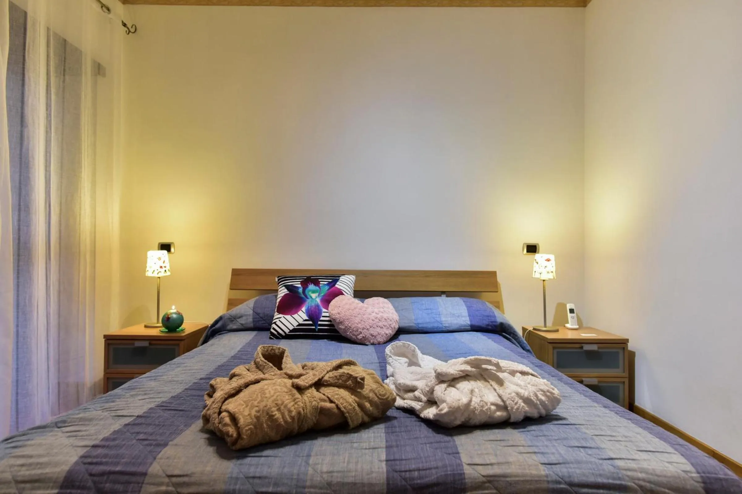 Bedroom, Bed in Home Sorbara "Luxury Home"