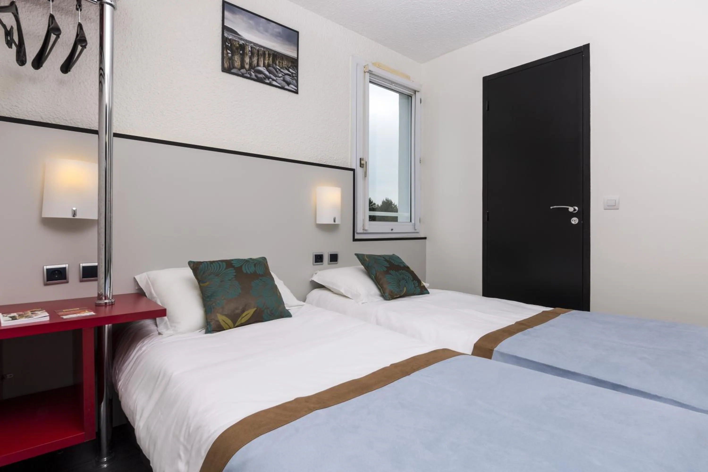 Bed in initial by balladins Saint-Quentin / Gauchy