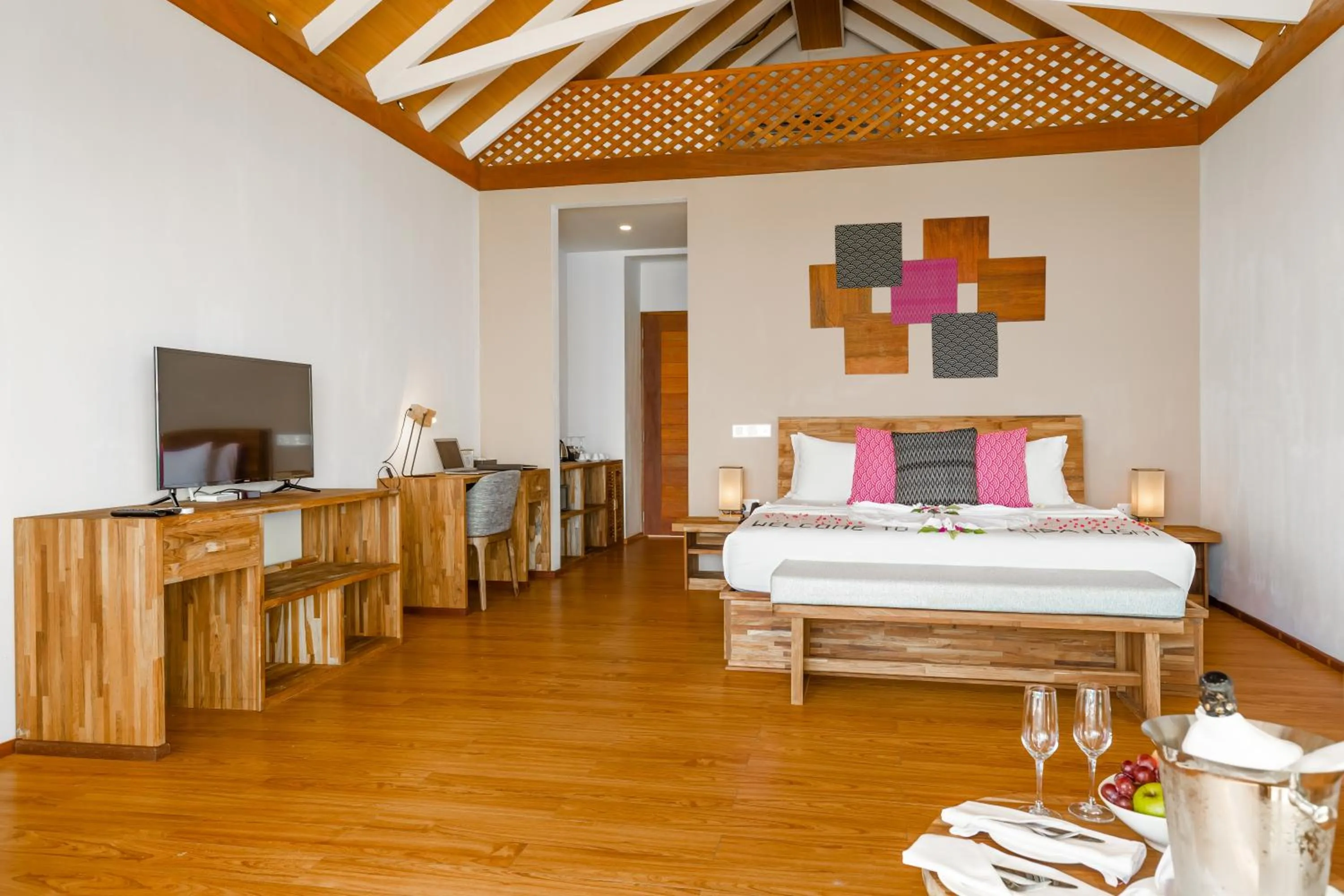 Bed in Kudafushi Resort & Spa