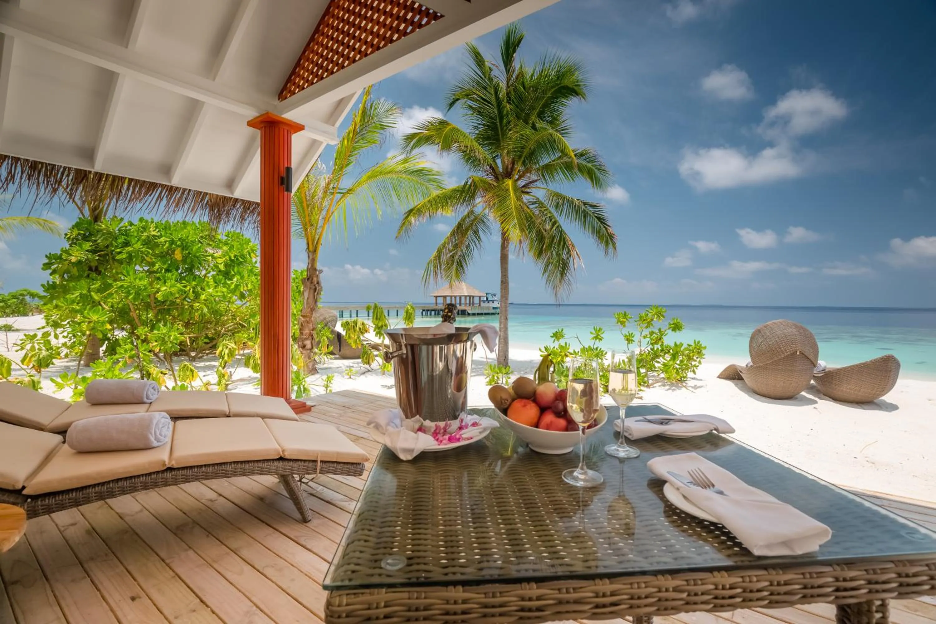 Food and drinks in Kudafushi Resort & Spa