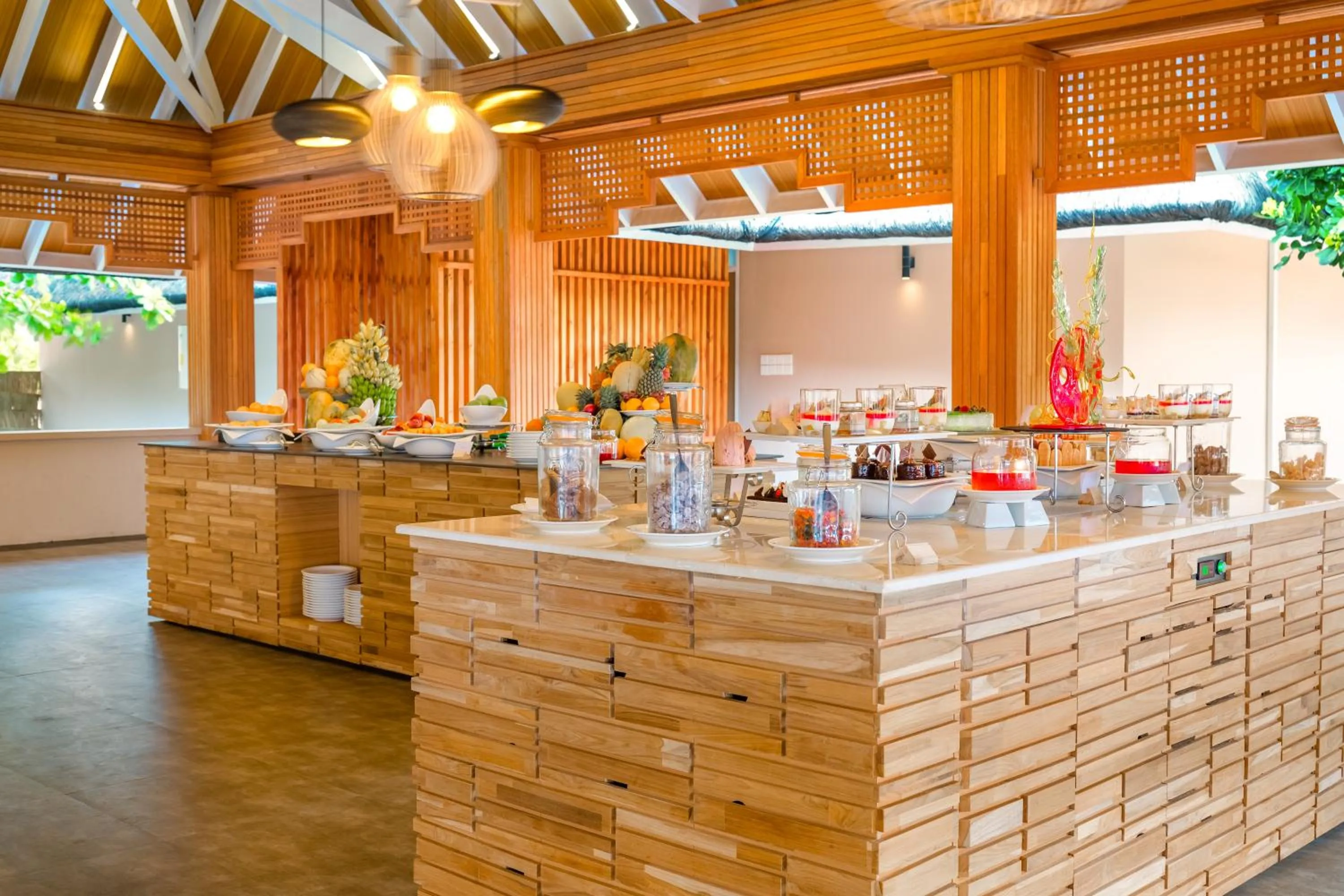Restaurant/places to eat in Kudafushi Resort & Spa