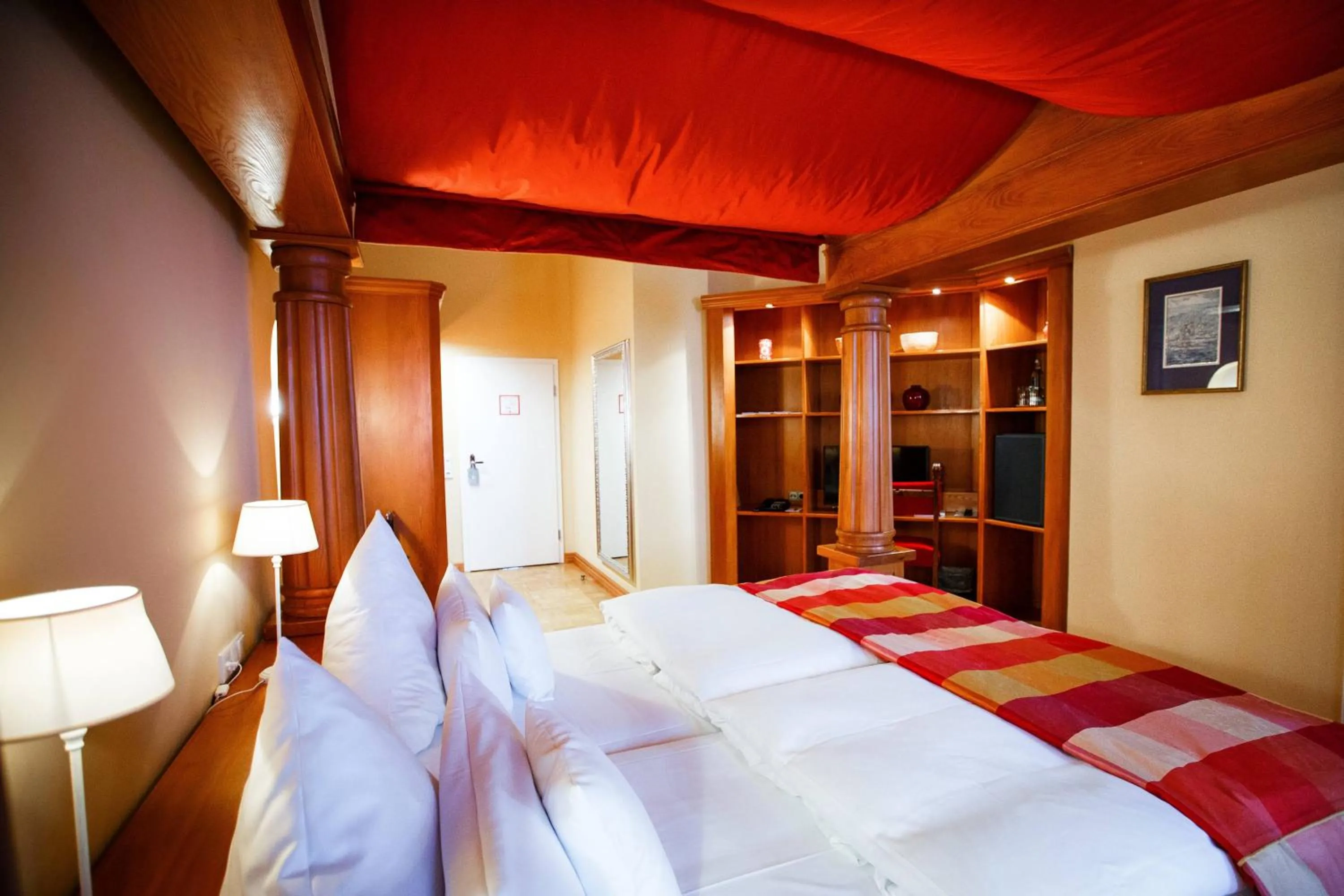 Photo of the whole room, Bed in Burg & Gästehaus by Schwarzenstein