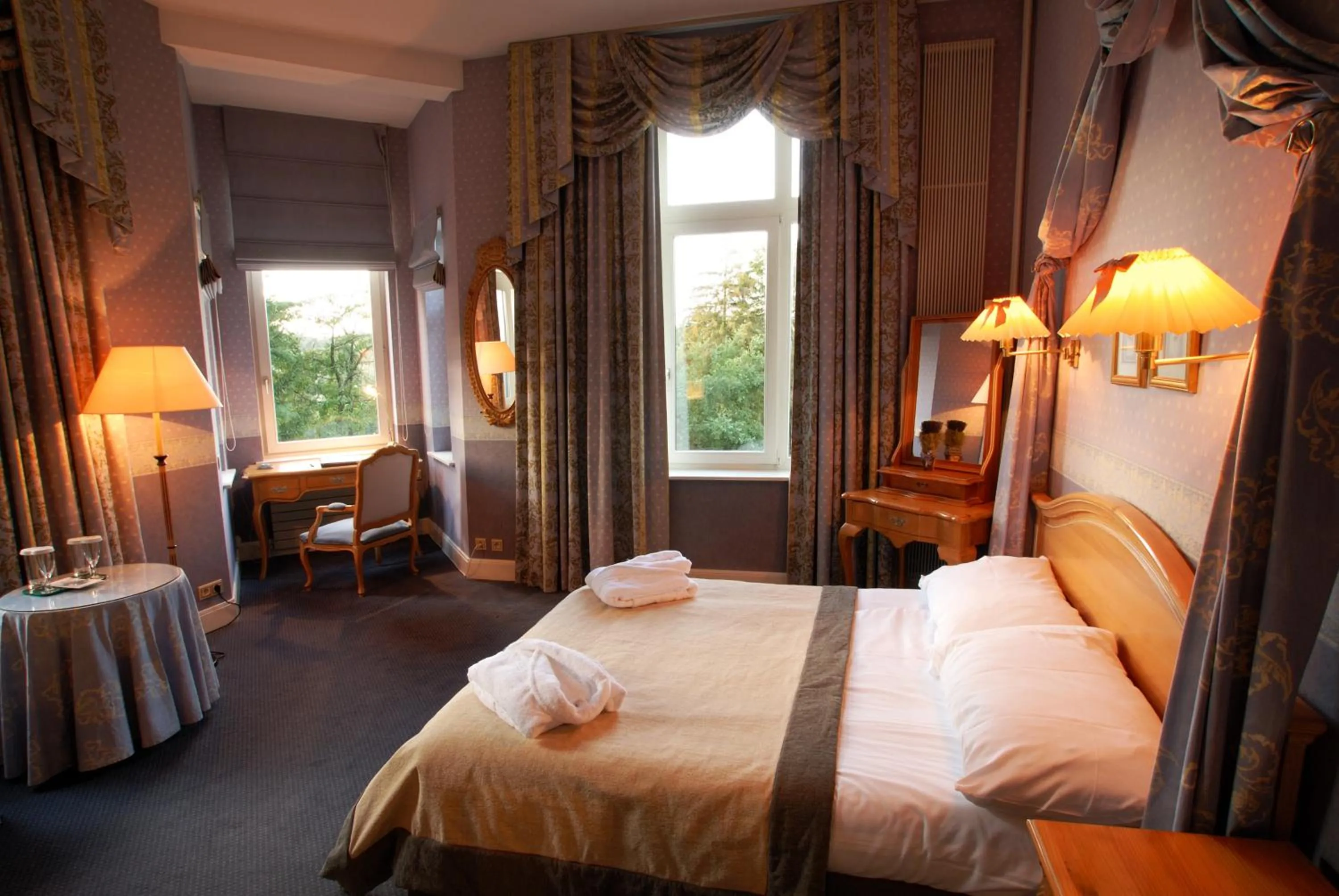 Photo of the whole room, Bed in Martin's Manoir