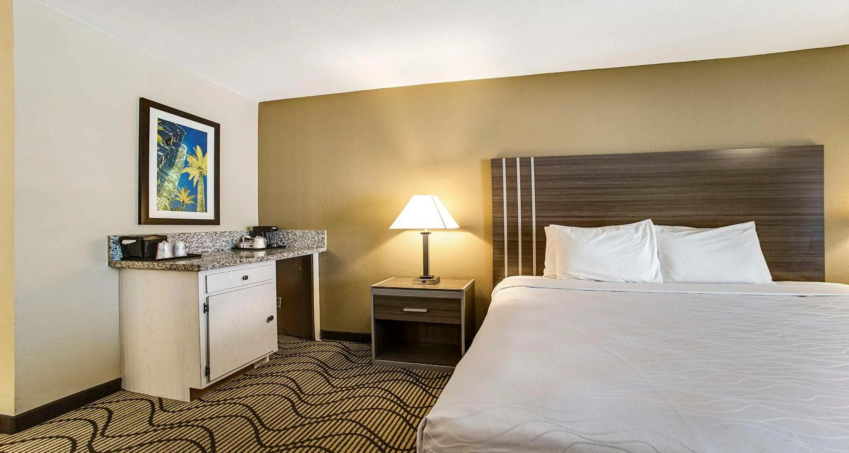 Bedroom, Bed in SureStay Plus Hotel by Best Western Sacramento North