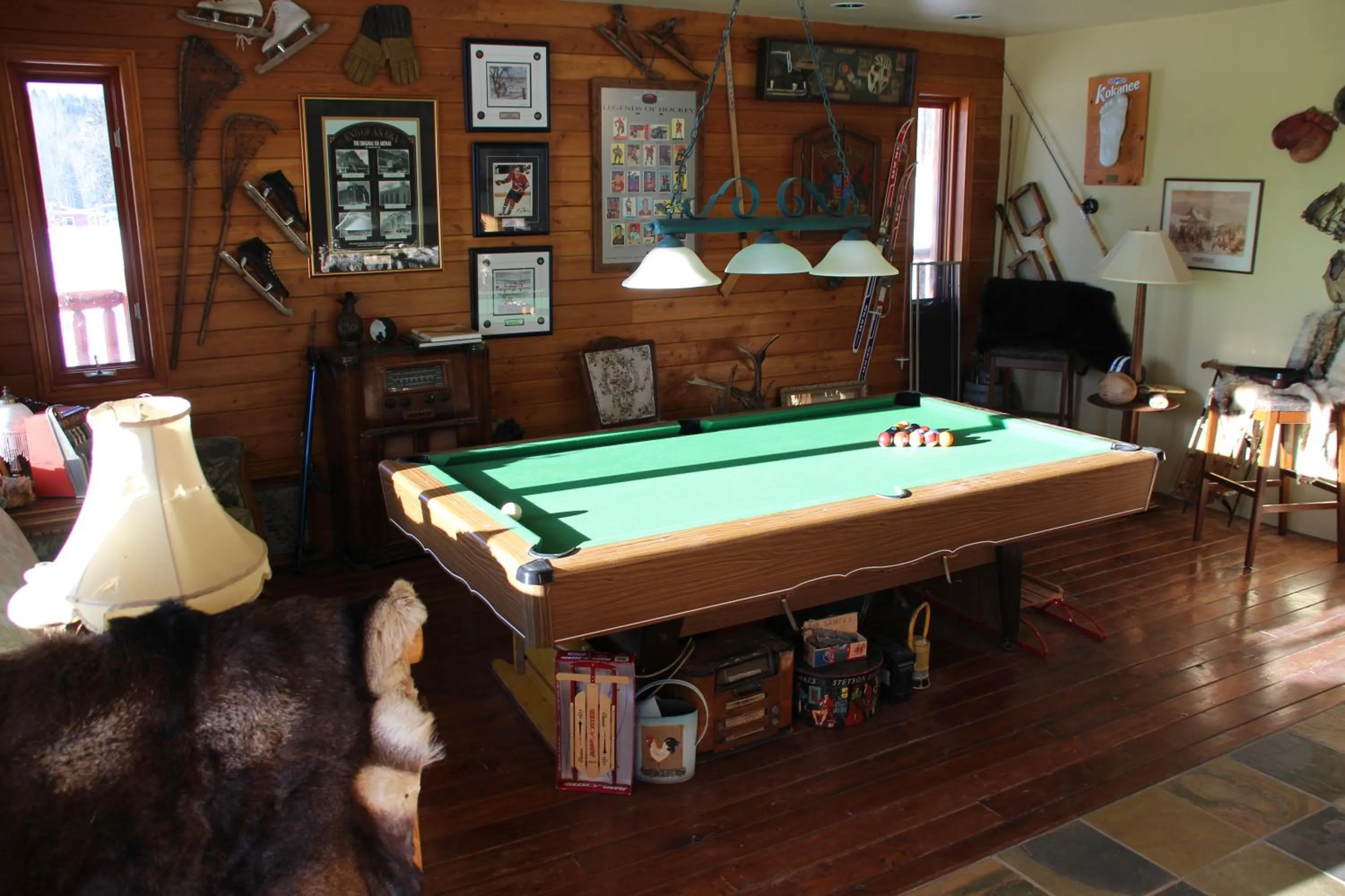 Communal lounge/ TV room in Montana Hill Guest Ranch