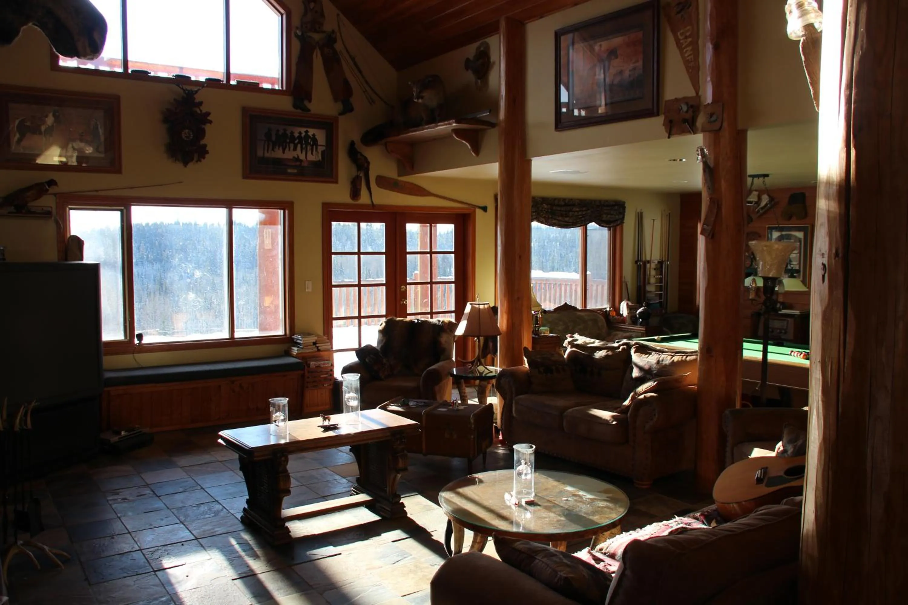 Communal lounge/ TV room in Montana Hill Guest Ranch