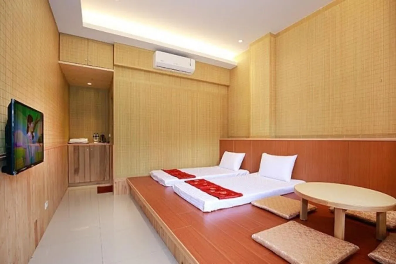 Large Double Room in Qian's Garden Inn