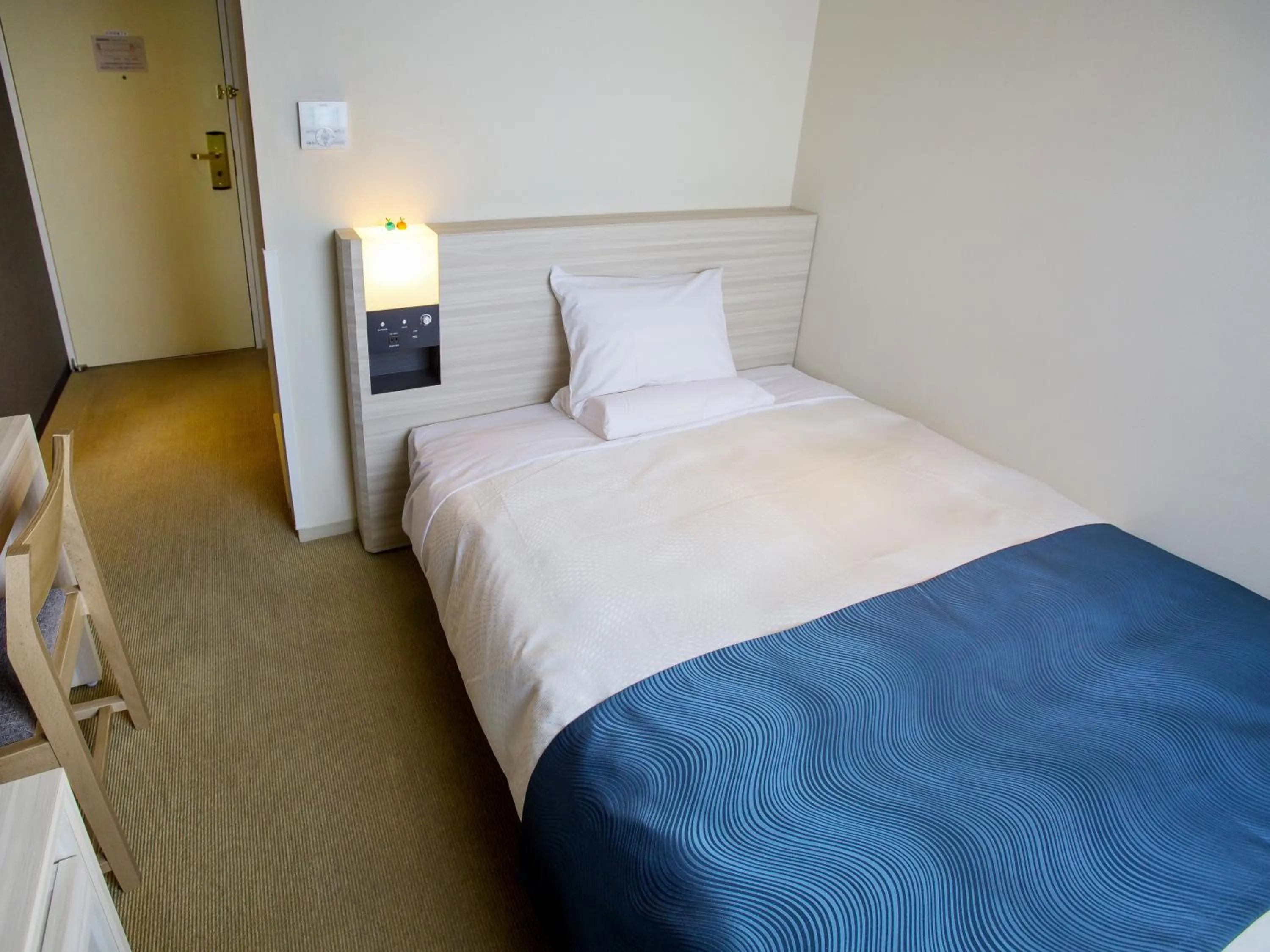 Bedroom, Bed in JR-EAST HOTEL METS HACHINOHE