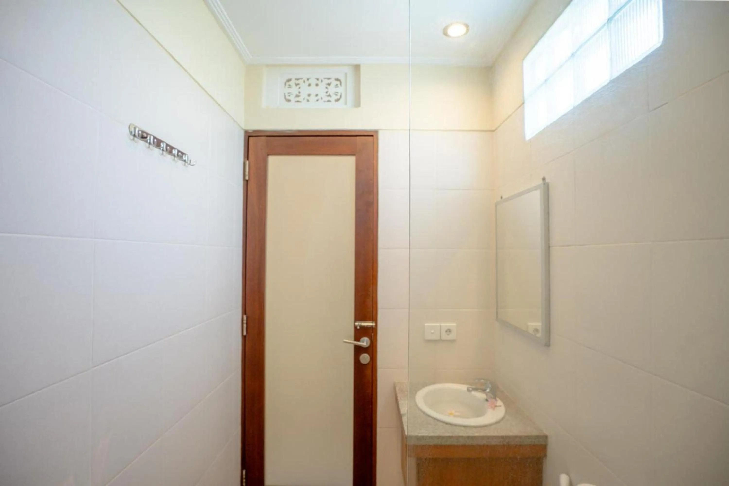 Toilet in Sakura Guest House