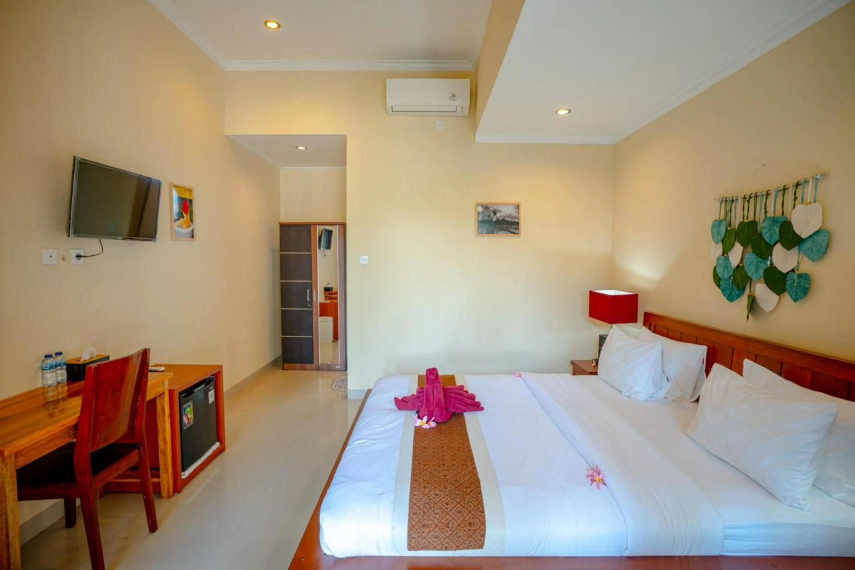 Photo of the whole room, Bed in Sakura Guest House