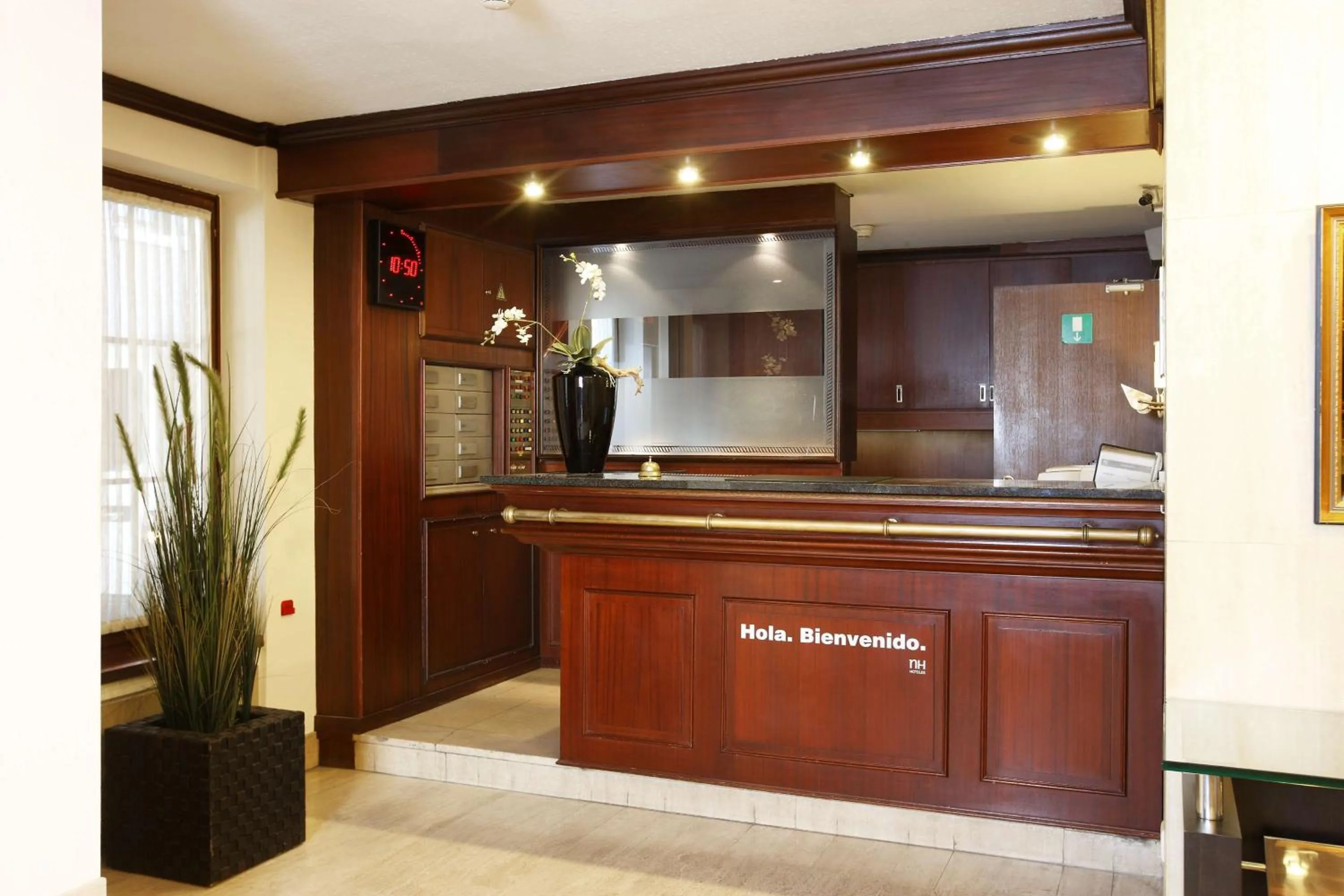 Lobby or reception in NH Mechelen