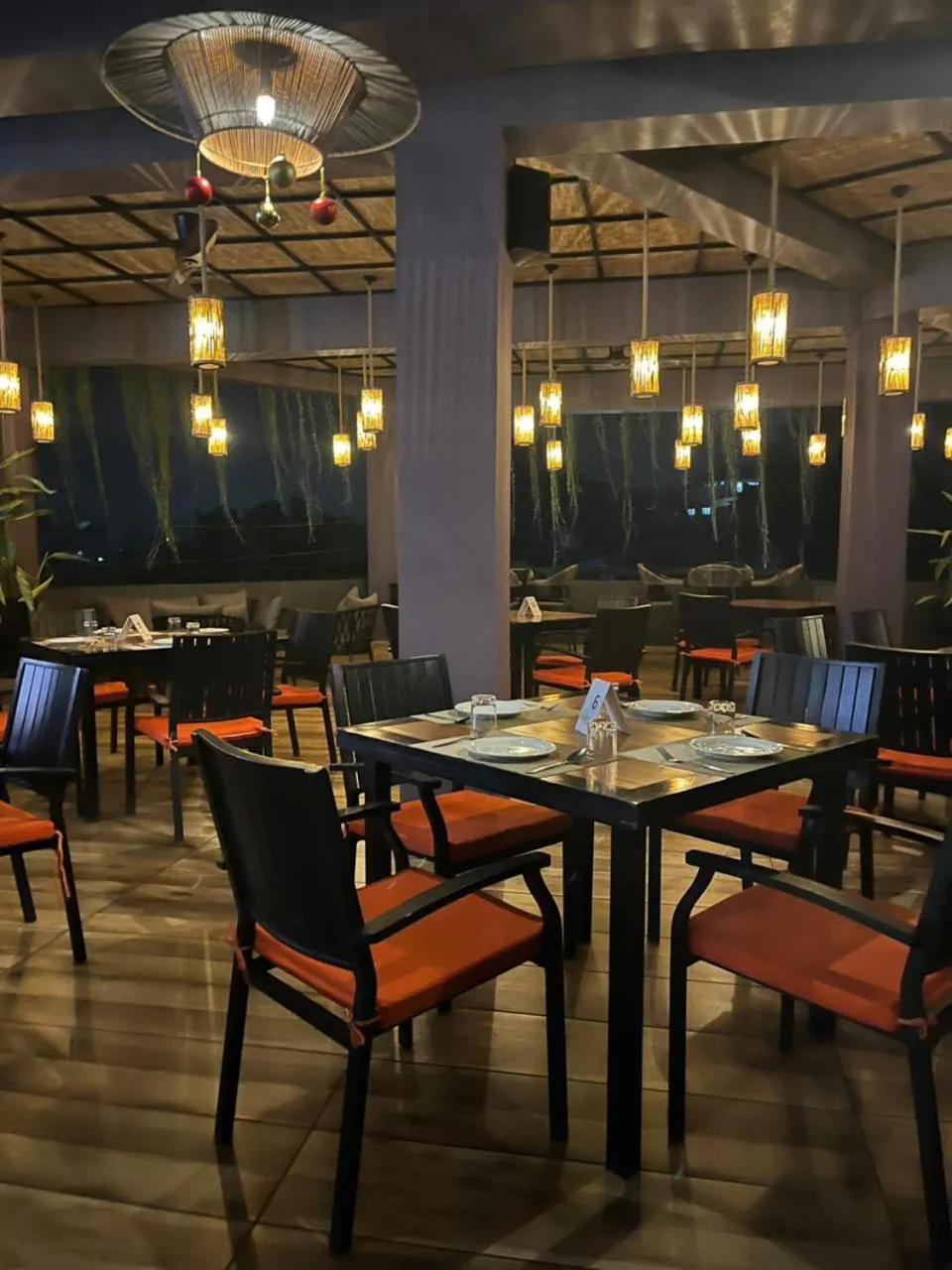 Restaurant/places to eat in Saninro Hotel - Ragama