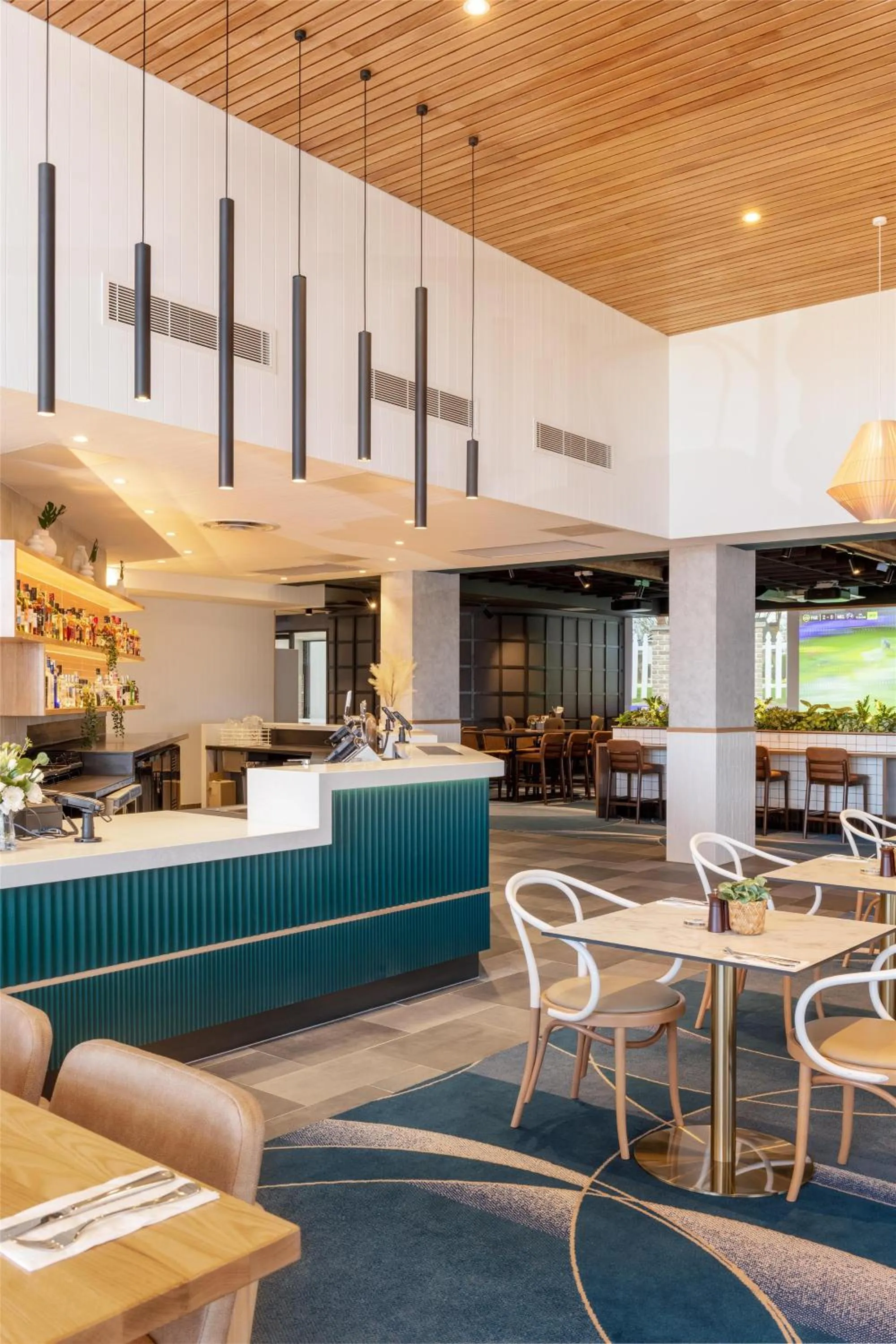 Food and drinks in Nightcap at Camp Hill Hotel