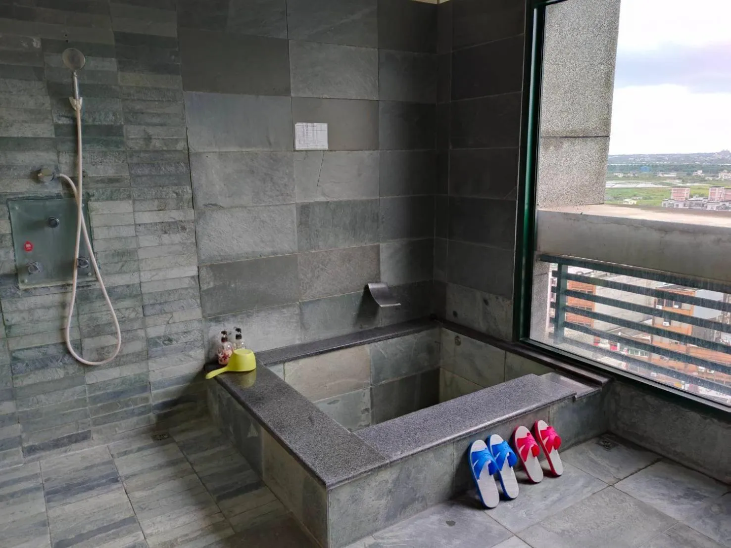 No. 21 Jiaoxi Hot Spring Homestay