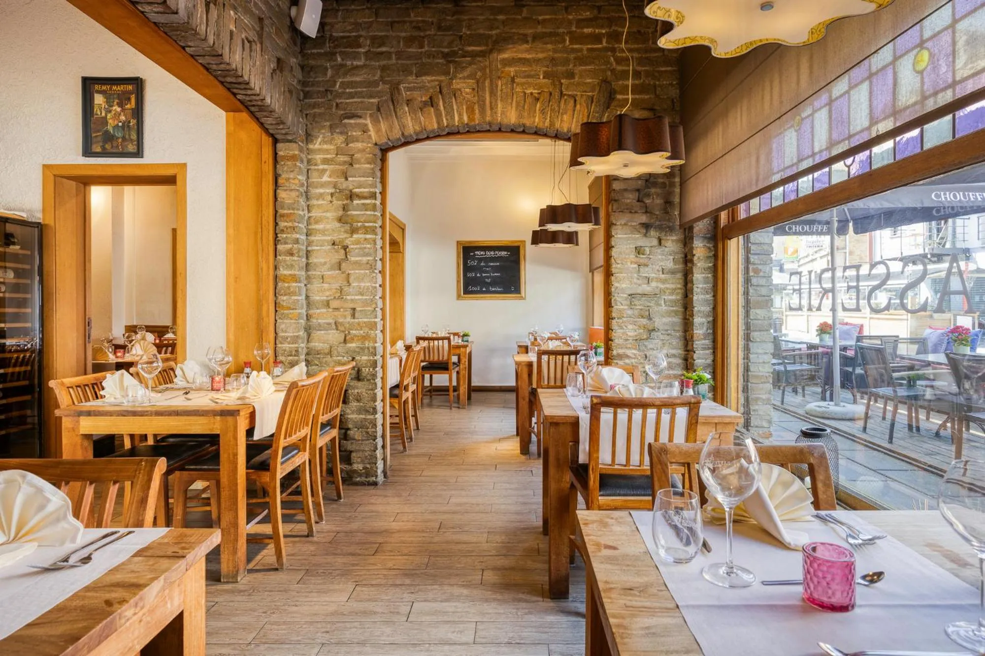 Restaurant/places to eat in Hotel du Commerce