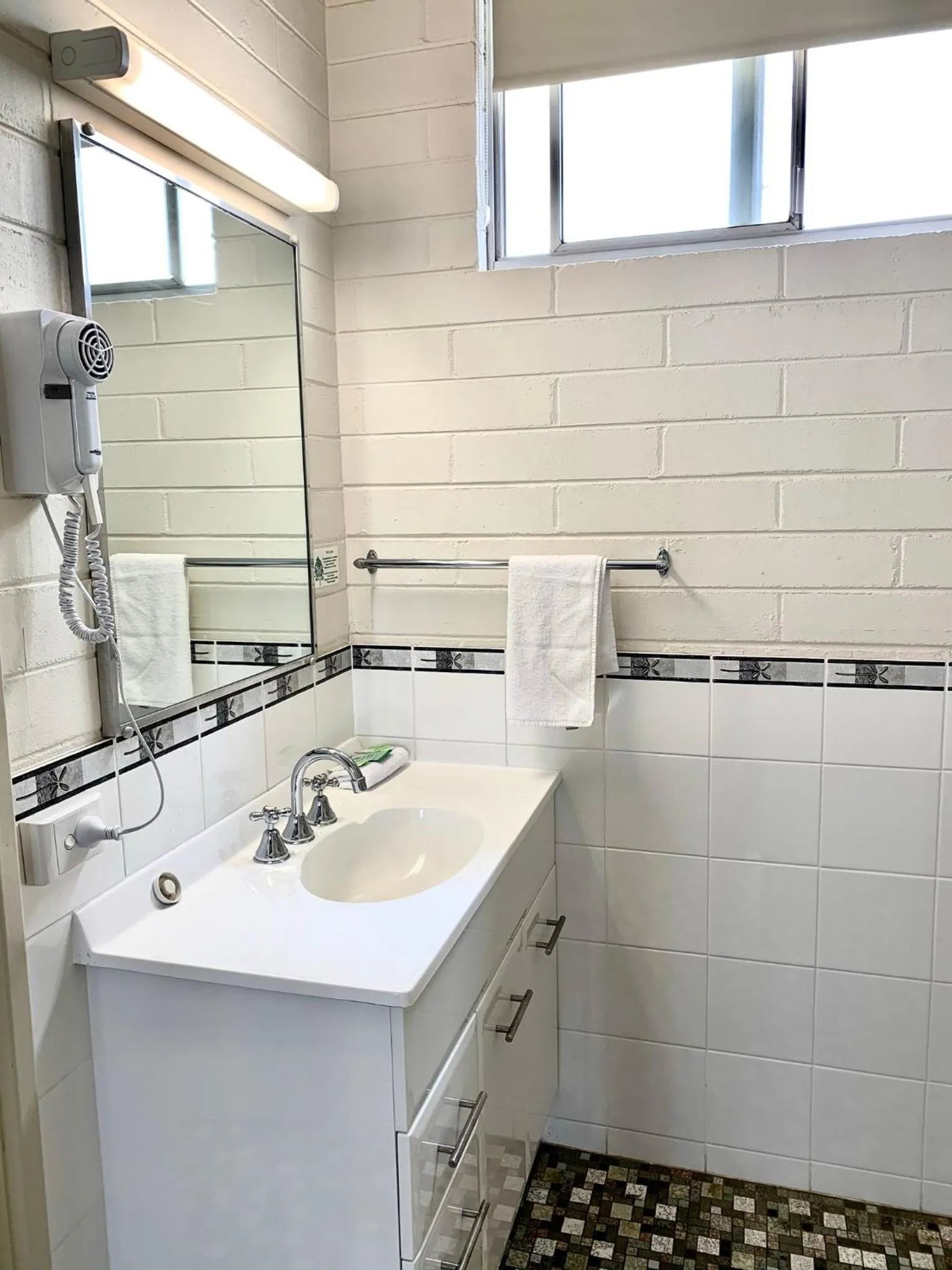 Bathroom in Central Motel Mildura