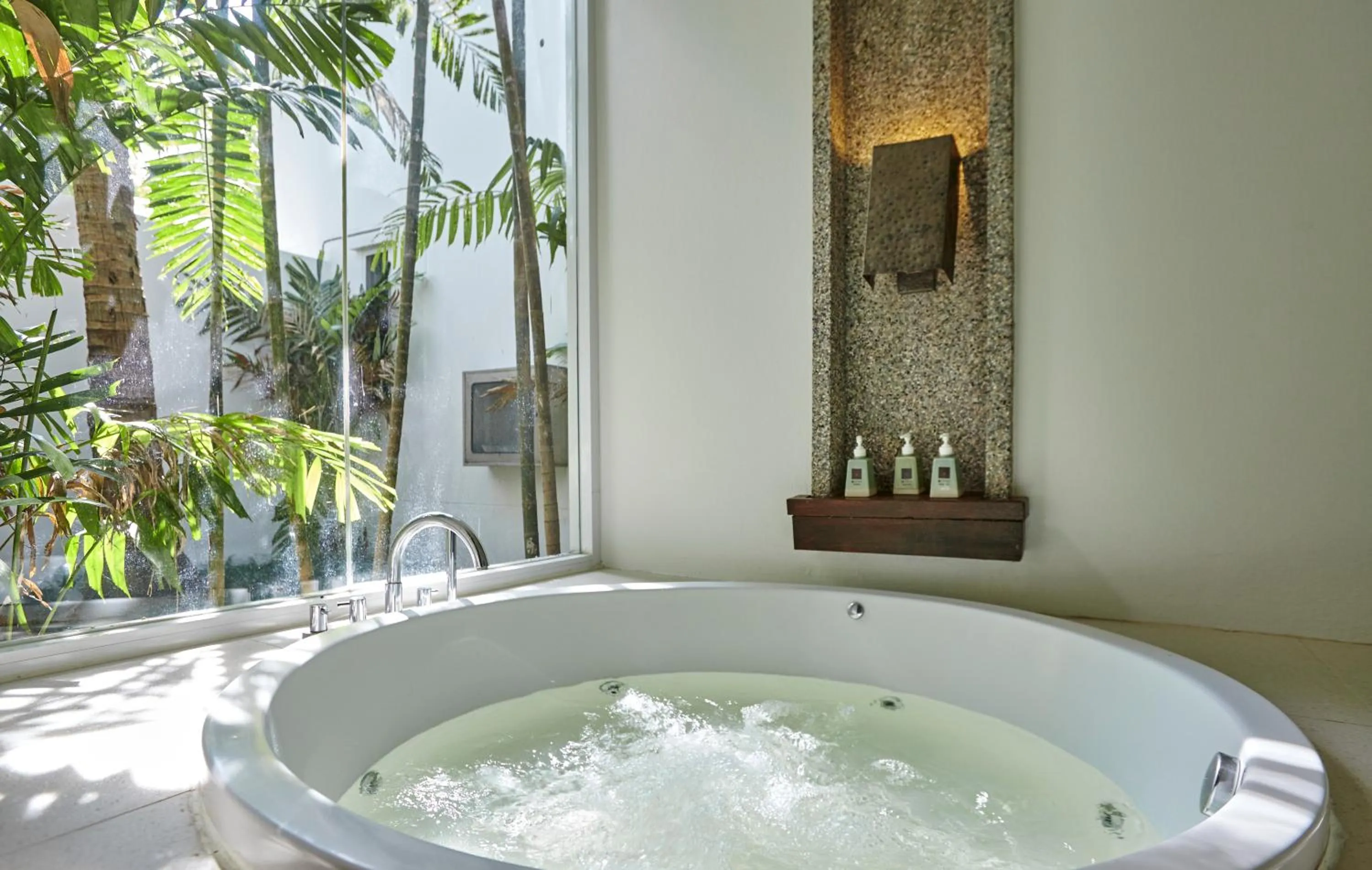 Hot Tub in Veranda Pool Villas & Suite Hua Hin Cha Am