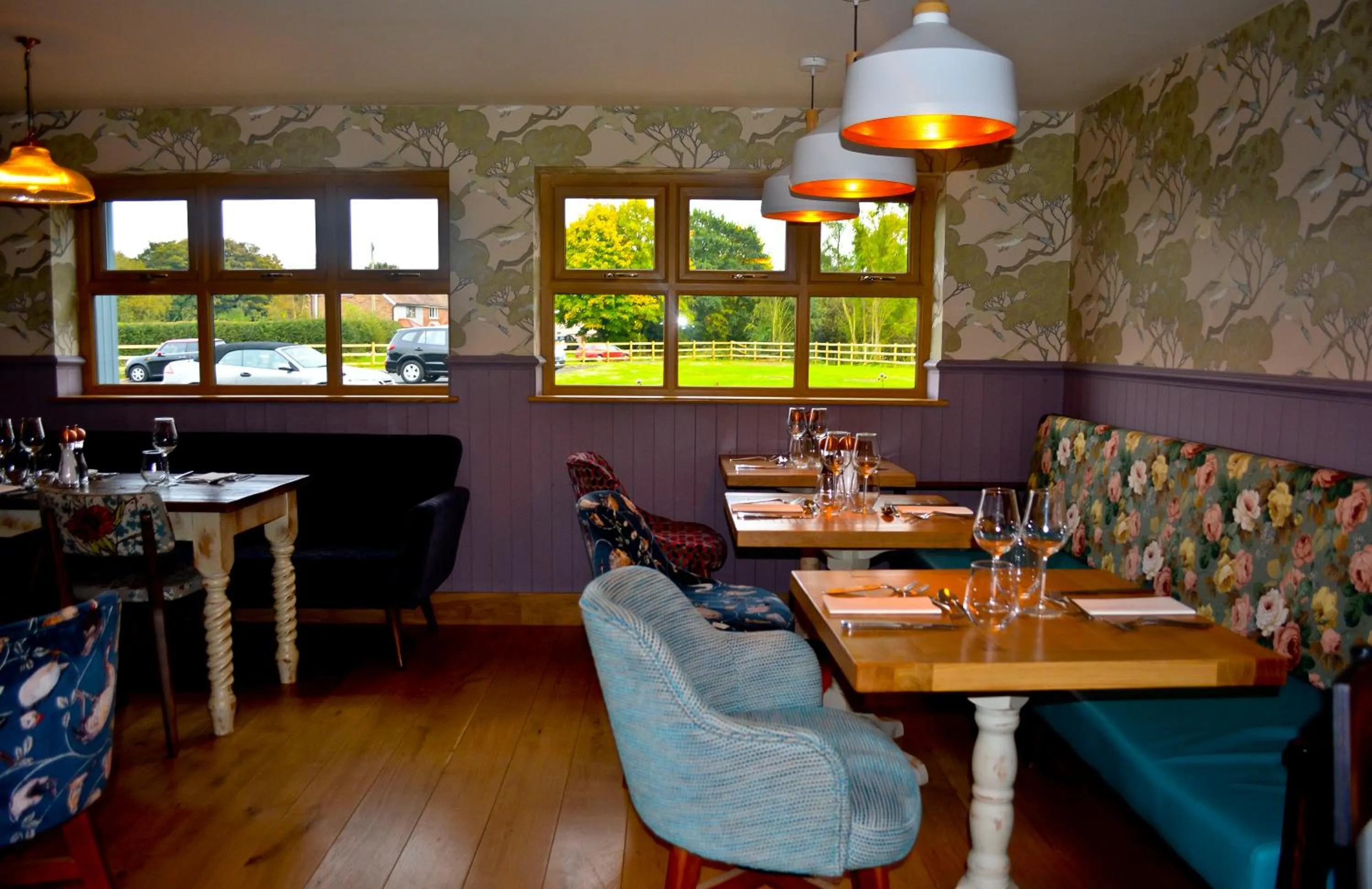 Restaurant/places to eat in The Ugly Duckling