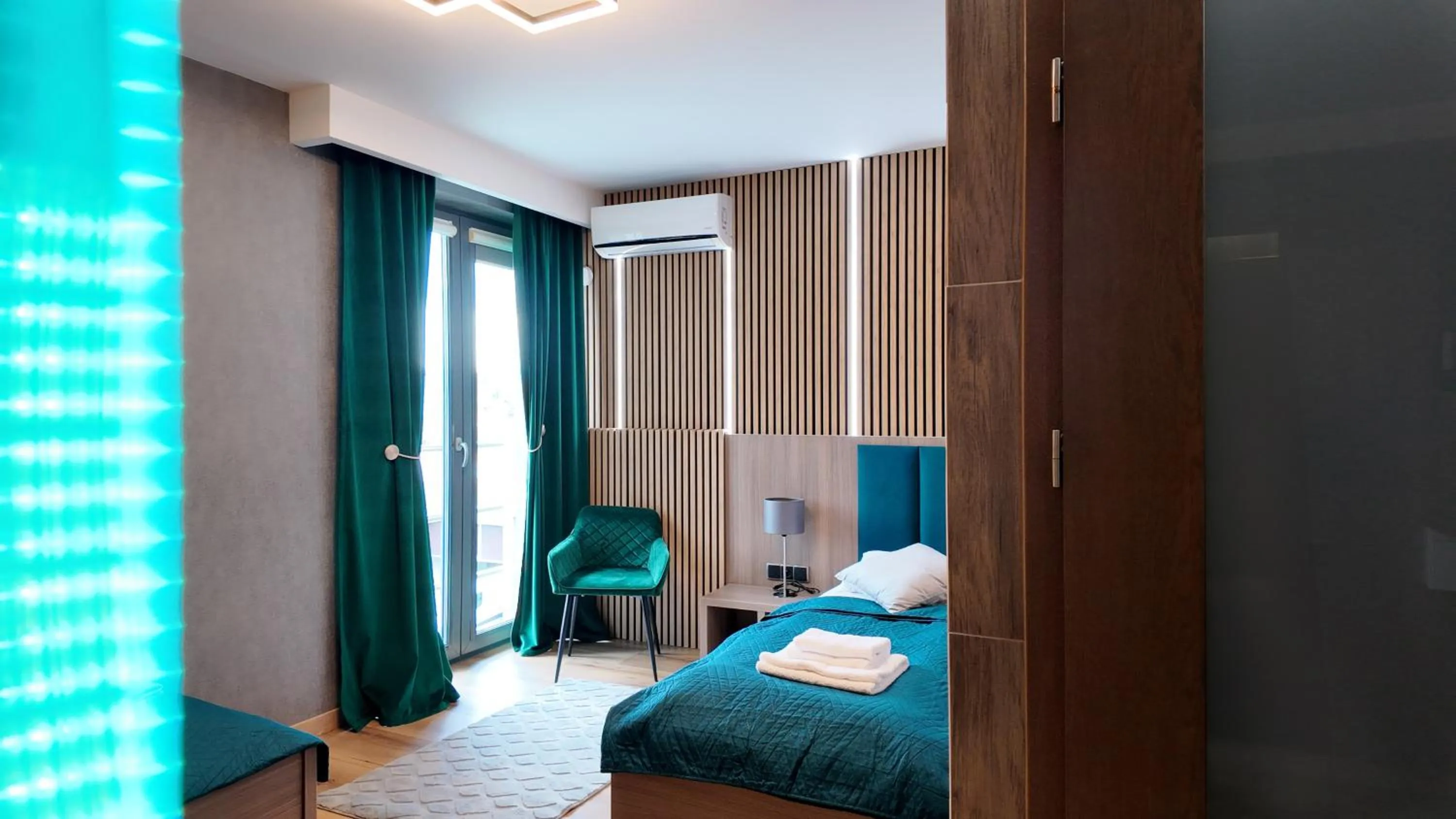 Photo of the whole room, Bed in Hotel Oskar Business & Spa