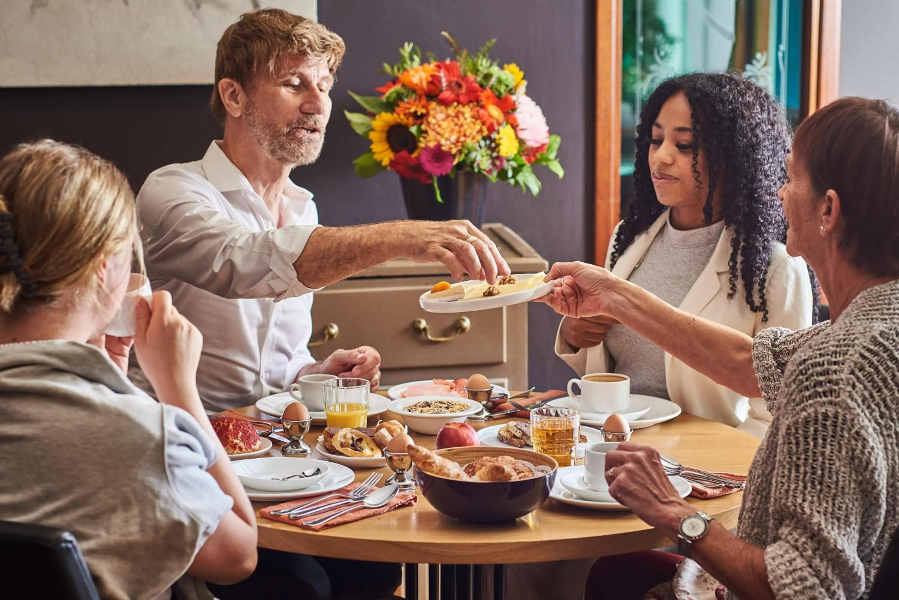 Restaurant/places to eat in Theater Hotel