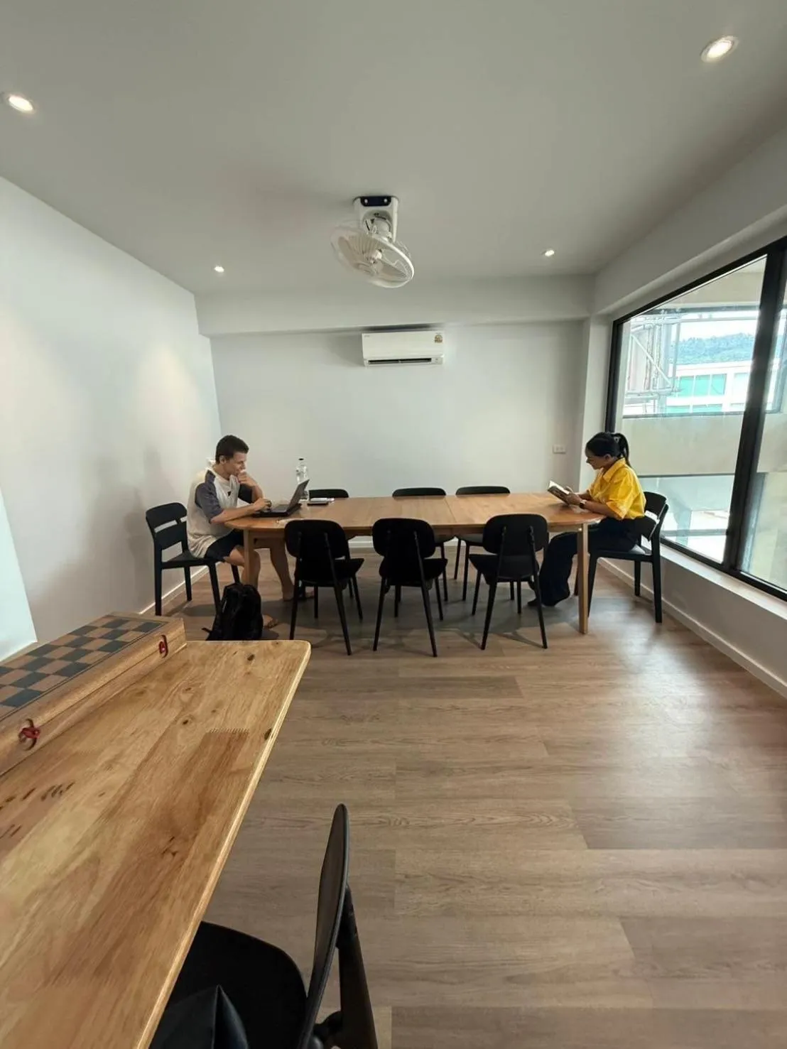 Meeting/conference room in P168 Hostel Samui