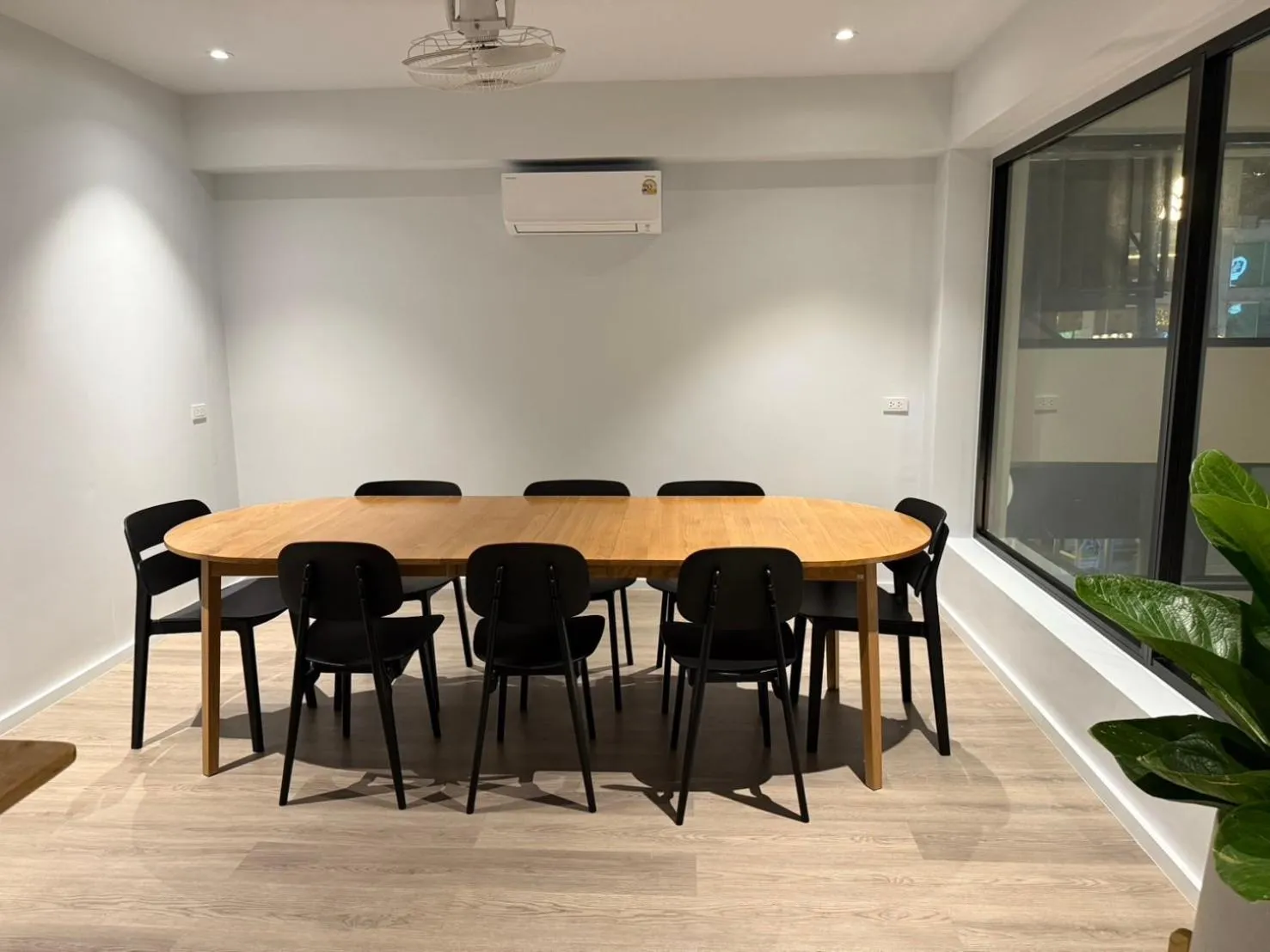 Business facilities in P168 Hostel Samui