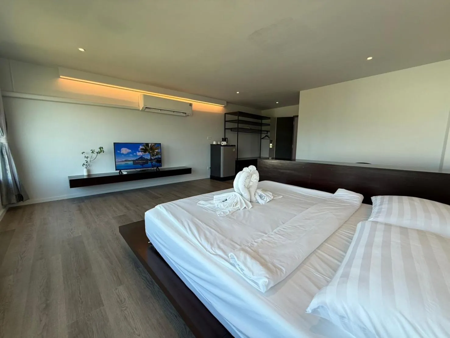 Photo of the whole room, Bed in P168 Hostel Samui