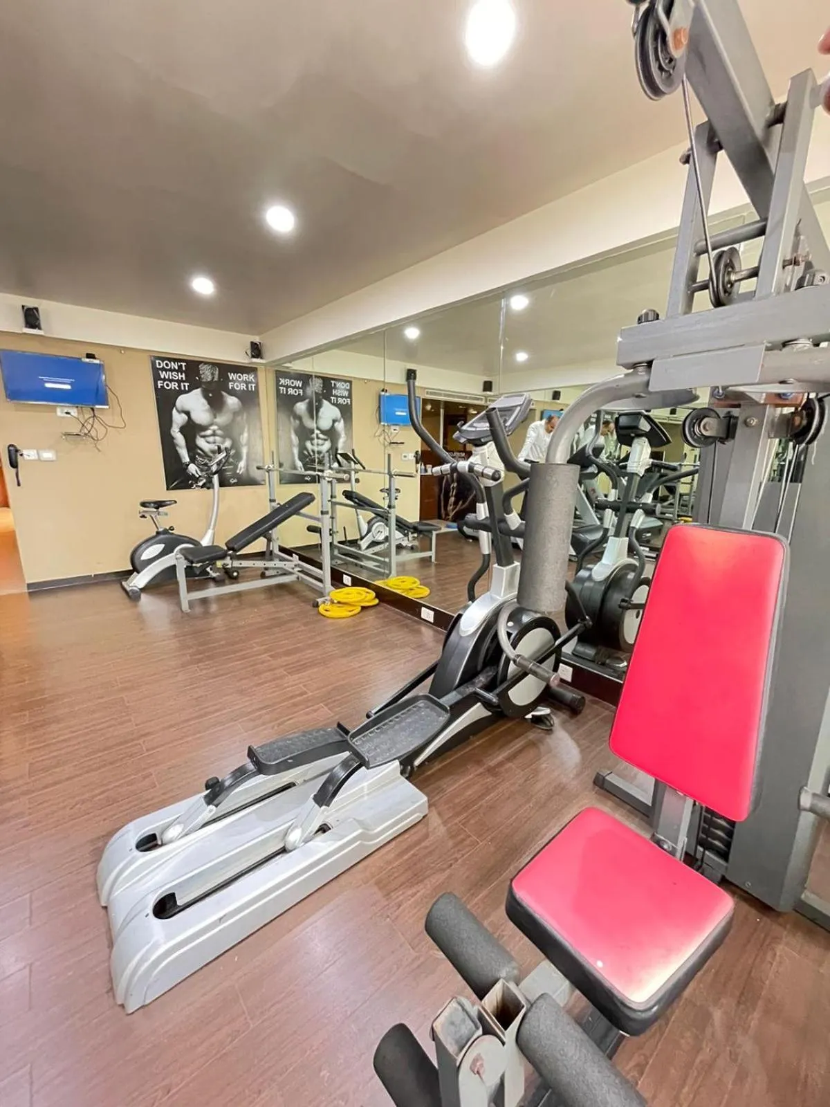 Fitness centre/facilities in Paradigm Sarovar Portico